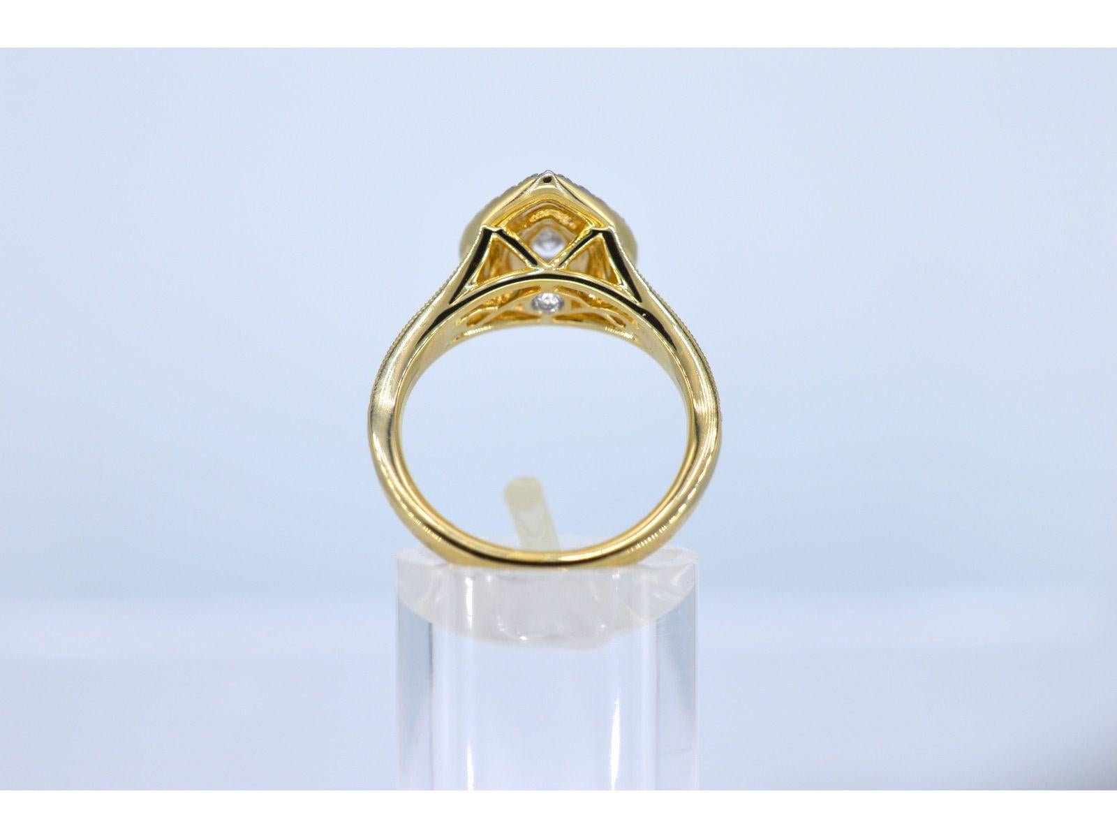 Gold Drop-Shaped Entourage Ring with Diamonds In New Condition For Sale In AMSTELVEEN, NH