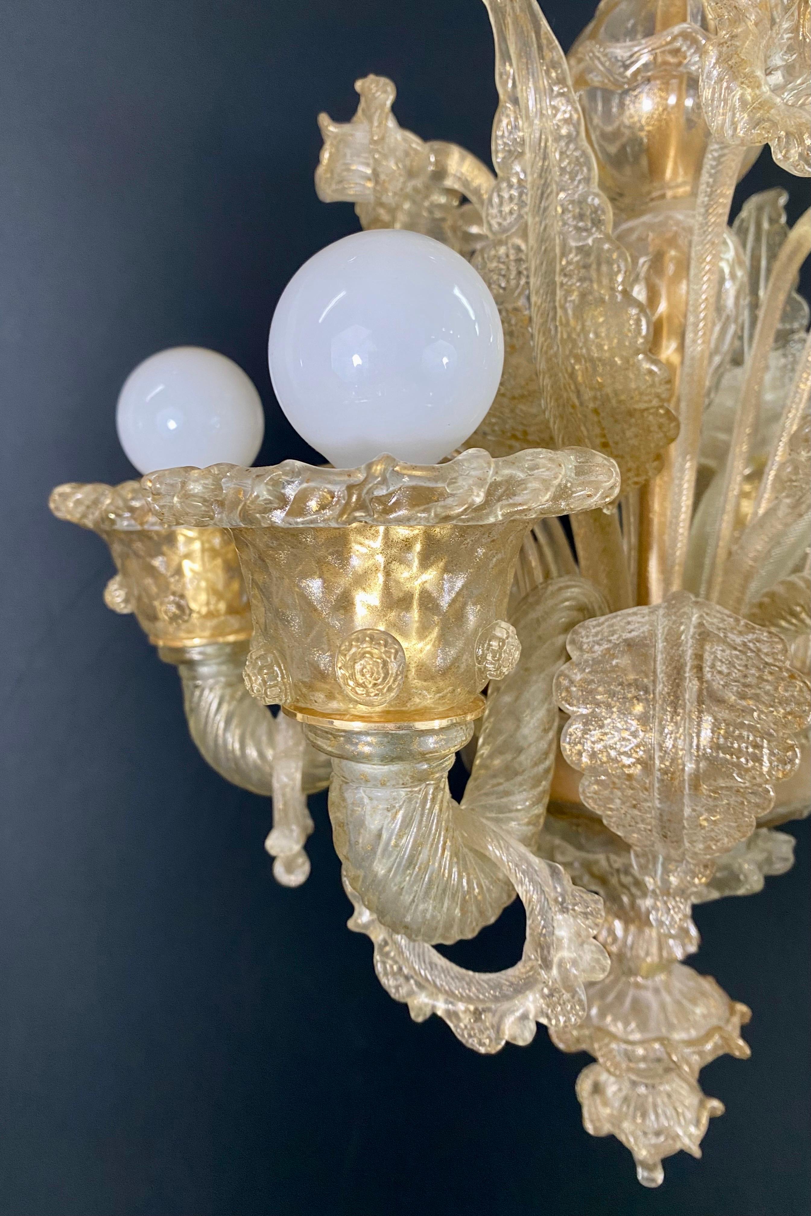 Gold Dust Murano Daffodil Chandelier, 6 Arms In Good Condition For Sale In Plainview, NY