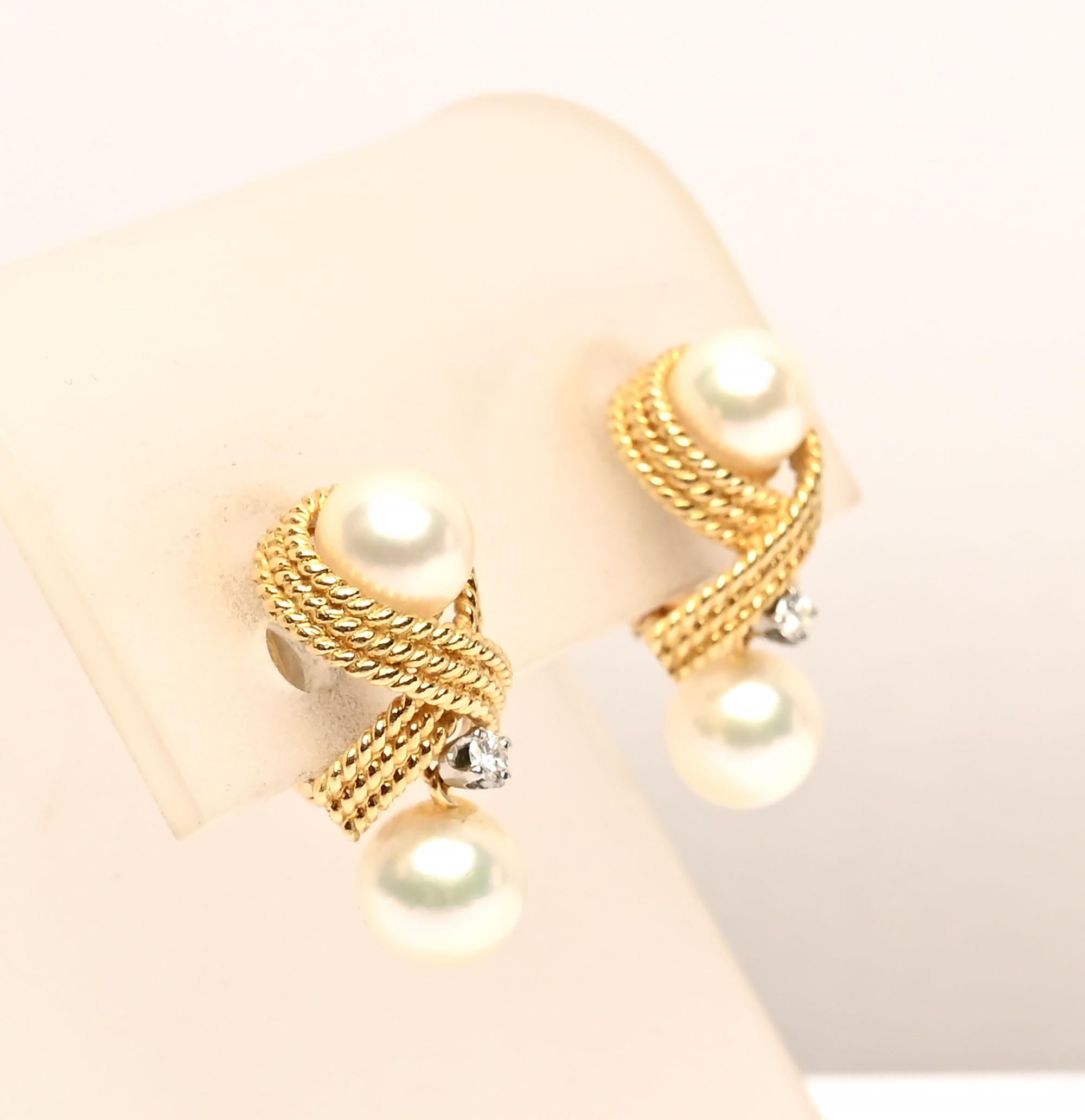 Modern Gold Earring with Pearls and Diamond For Sale