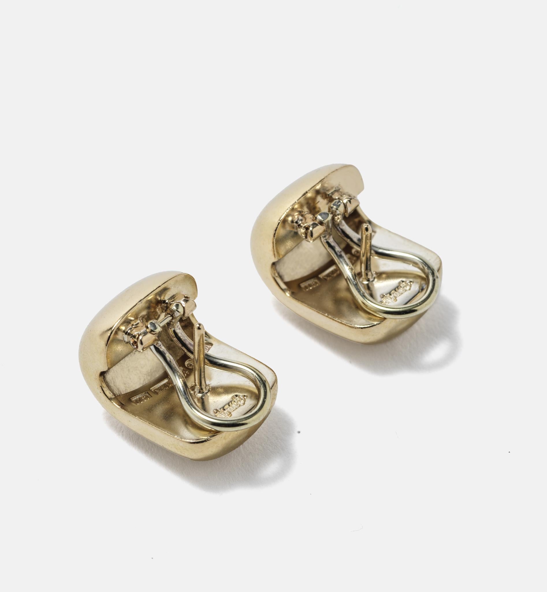 Gold earrings made 2001 by Swedish Jeweler Gaudy In Good Condition For Sale In Stockholm, SE