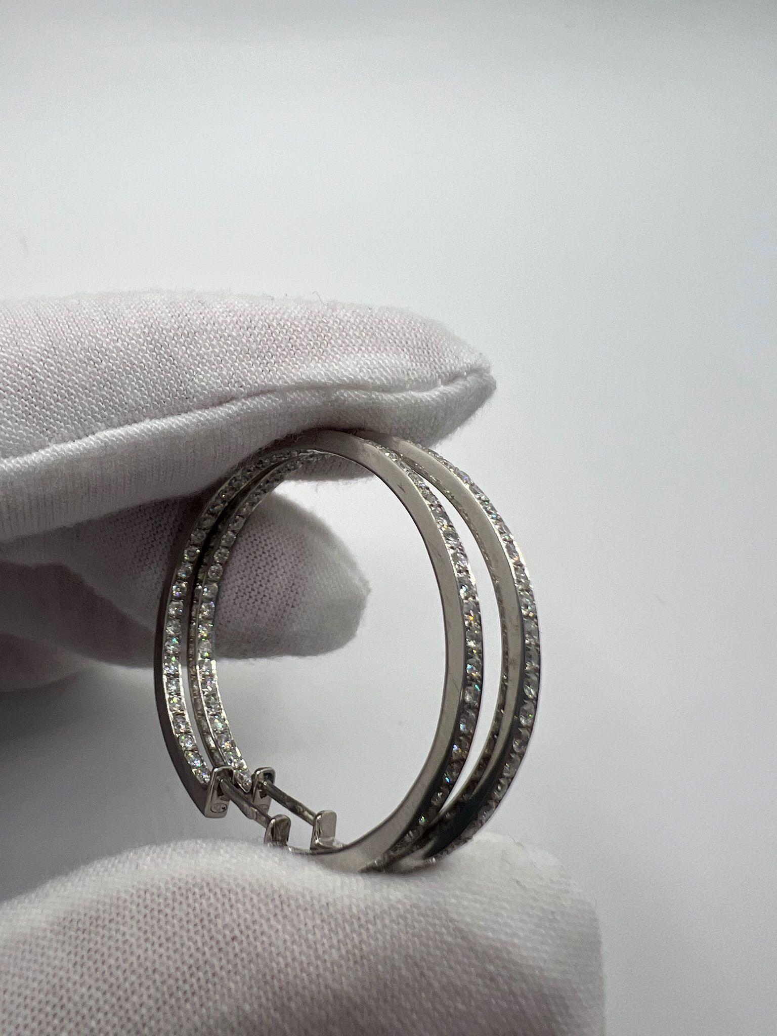 Boucles d'oreilles en or avec 2 ct de diamants en vente 1