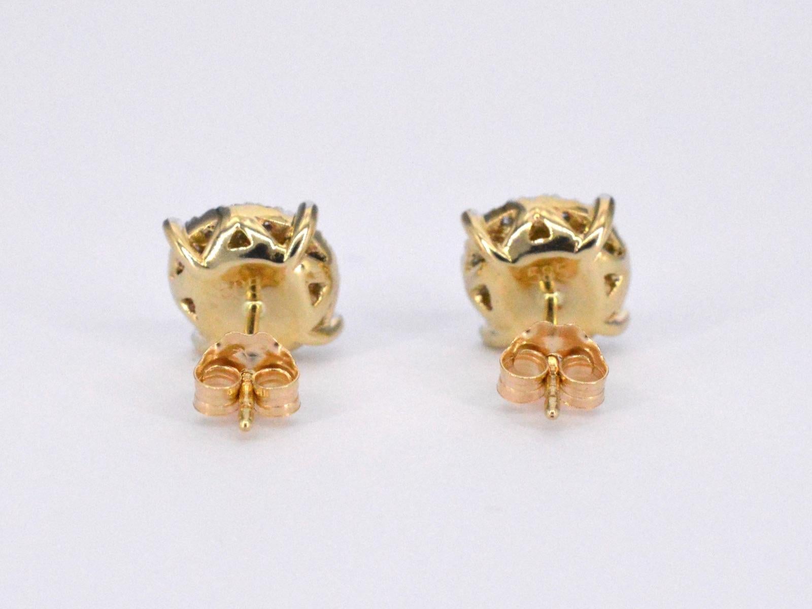 Gold Earrings with a Brilliant Cut Diamond For Sale 1