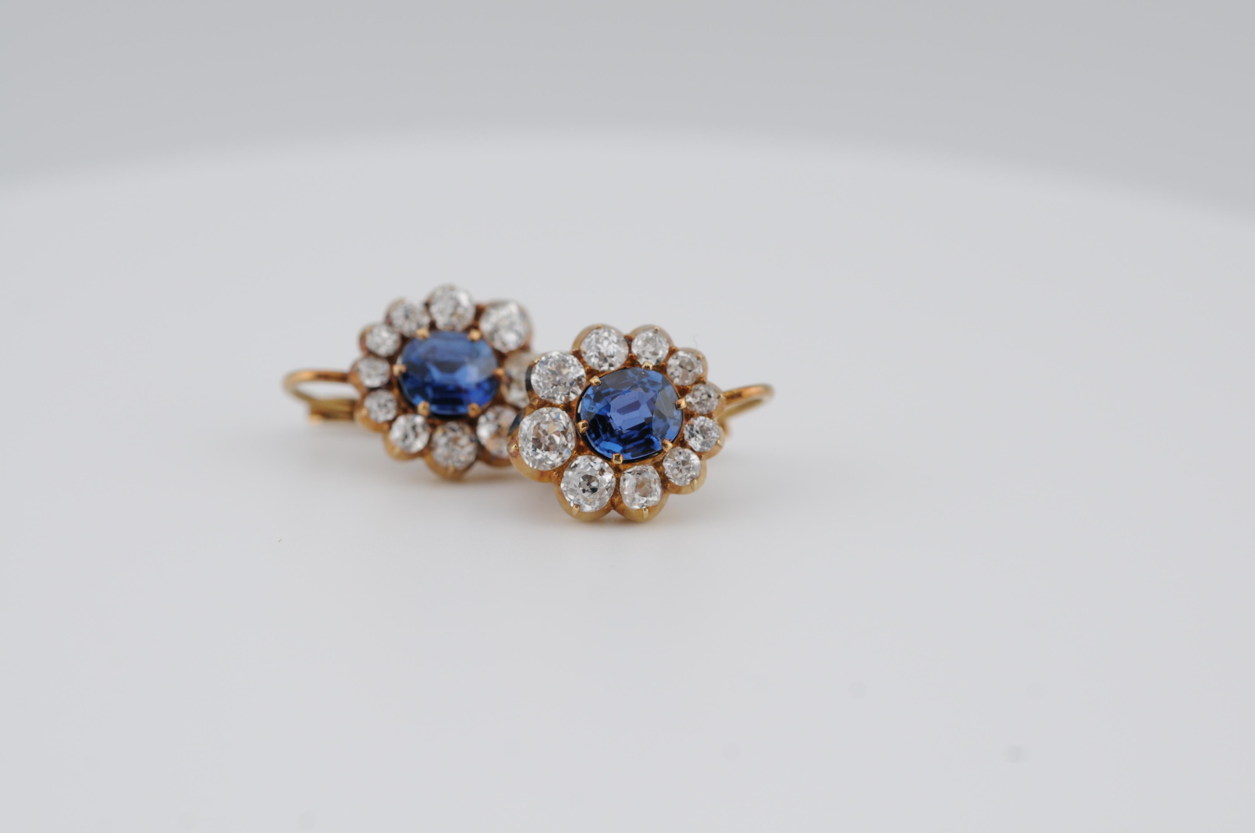 Art Deco Gold Earrings with Ceylon Sapphires and Old Mine-Cut Diamonds For Sale