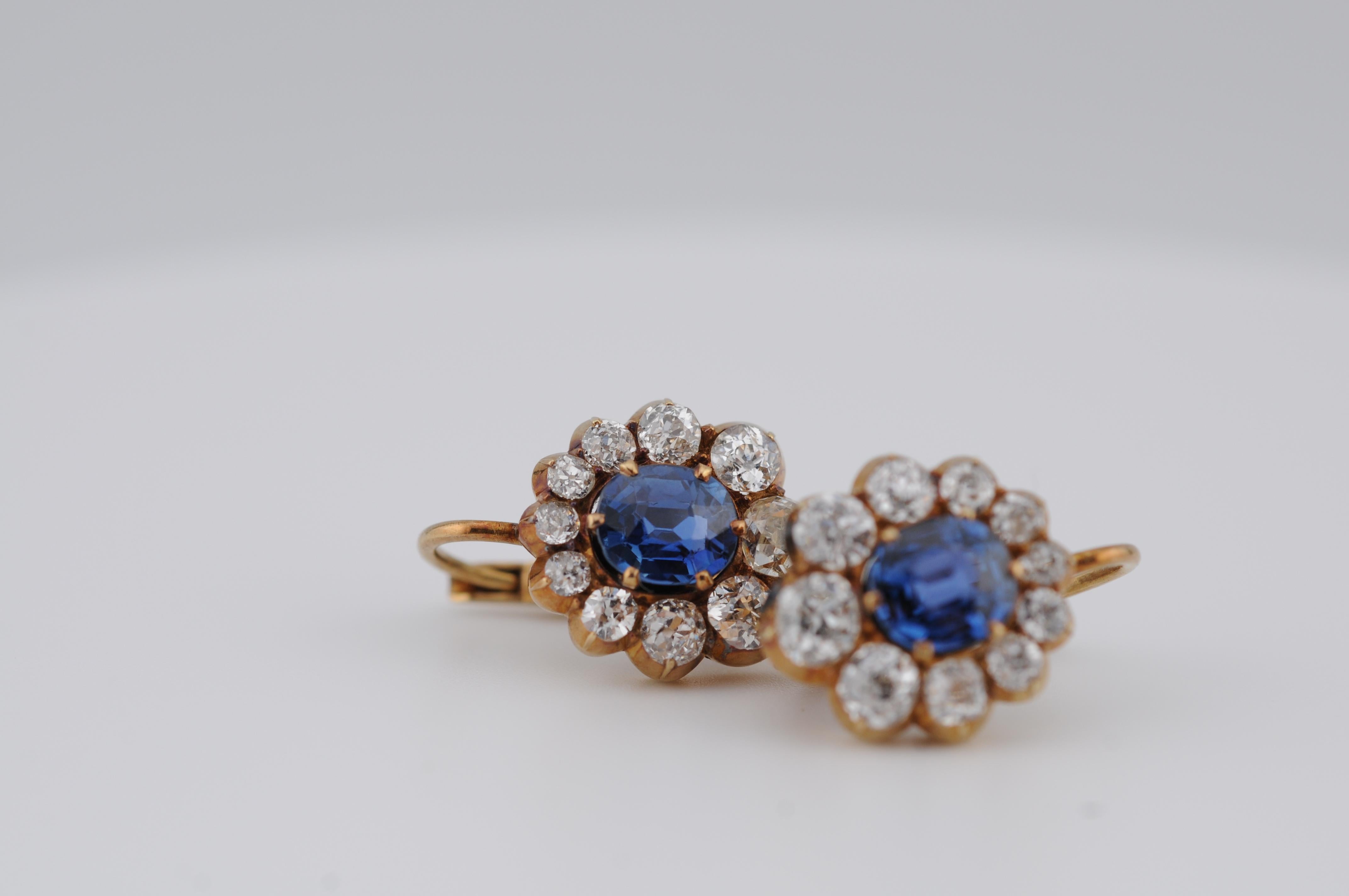 Gold Earrings with Ceylon Sapphires and Old Mine-Cut Diamonds For Sale 3
