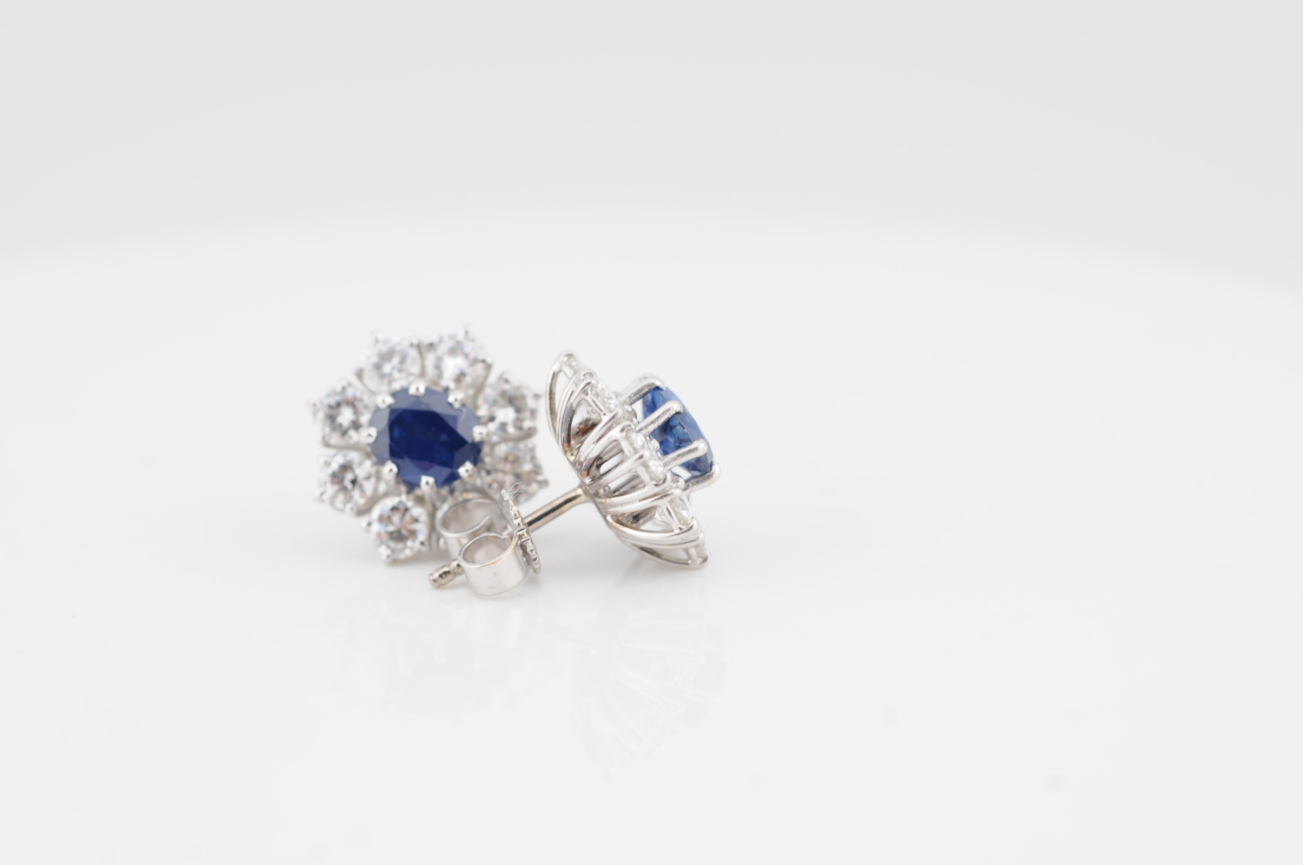 Orecchini in oro con zaffiri e diamanti 18k Weissgold in vendita 1