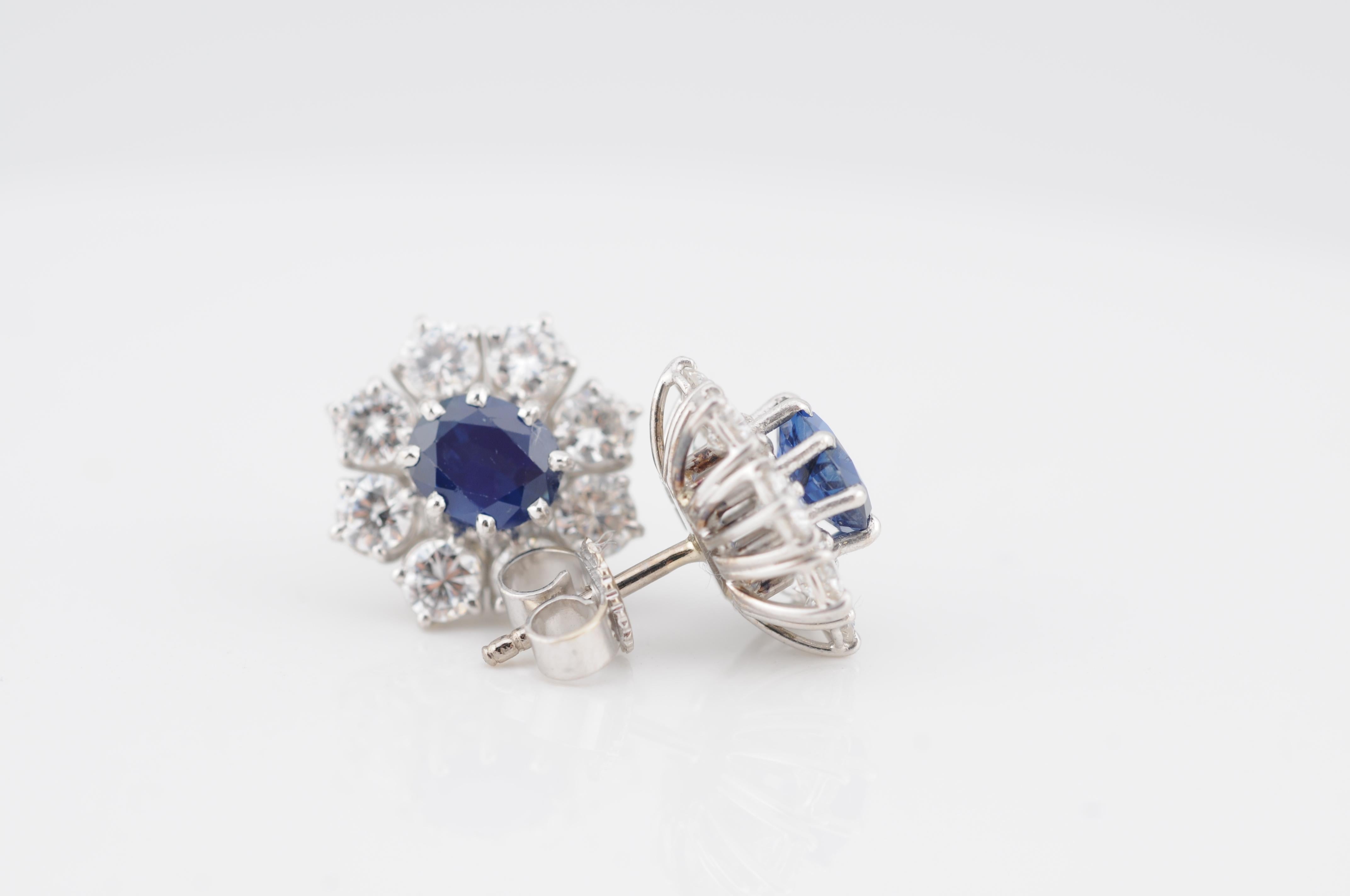 Orecchini in oro con zaffiri e diamanti 18k Weissgold in vendita 2