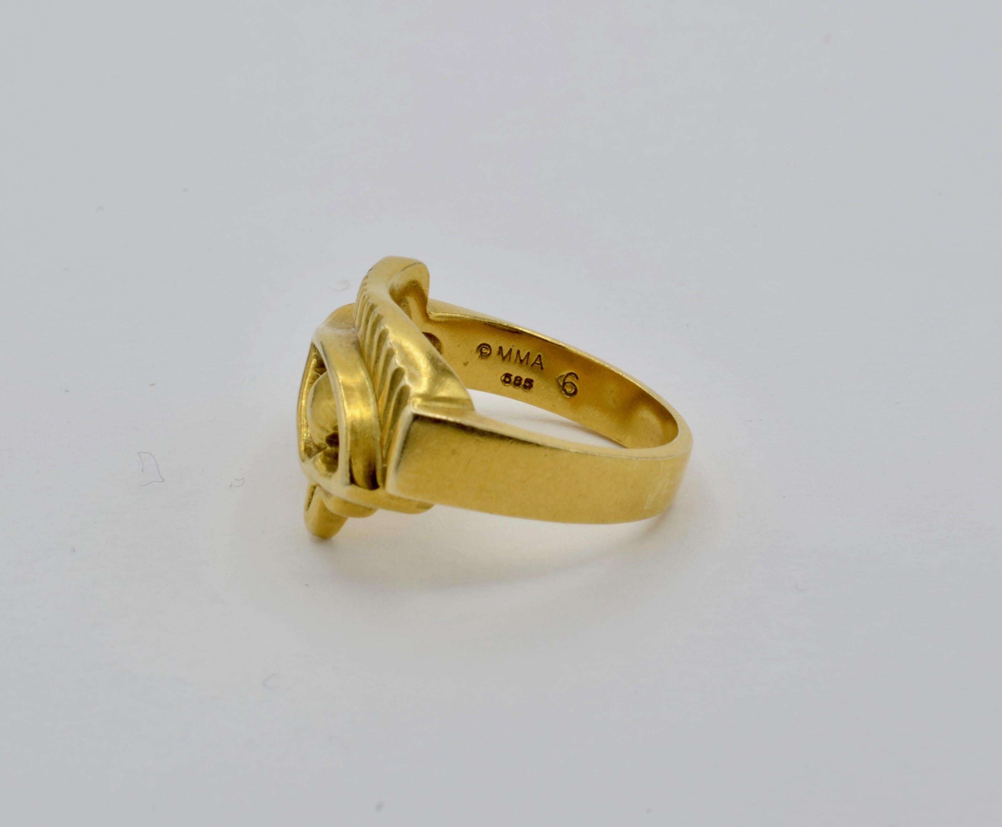 Gold Egyptian Eye of Horus Ring Museum Replication In Excellent Condition In Berkeley, CA
