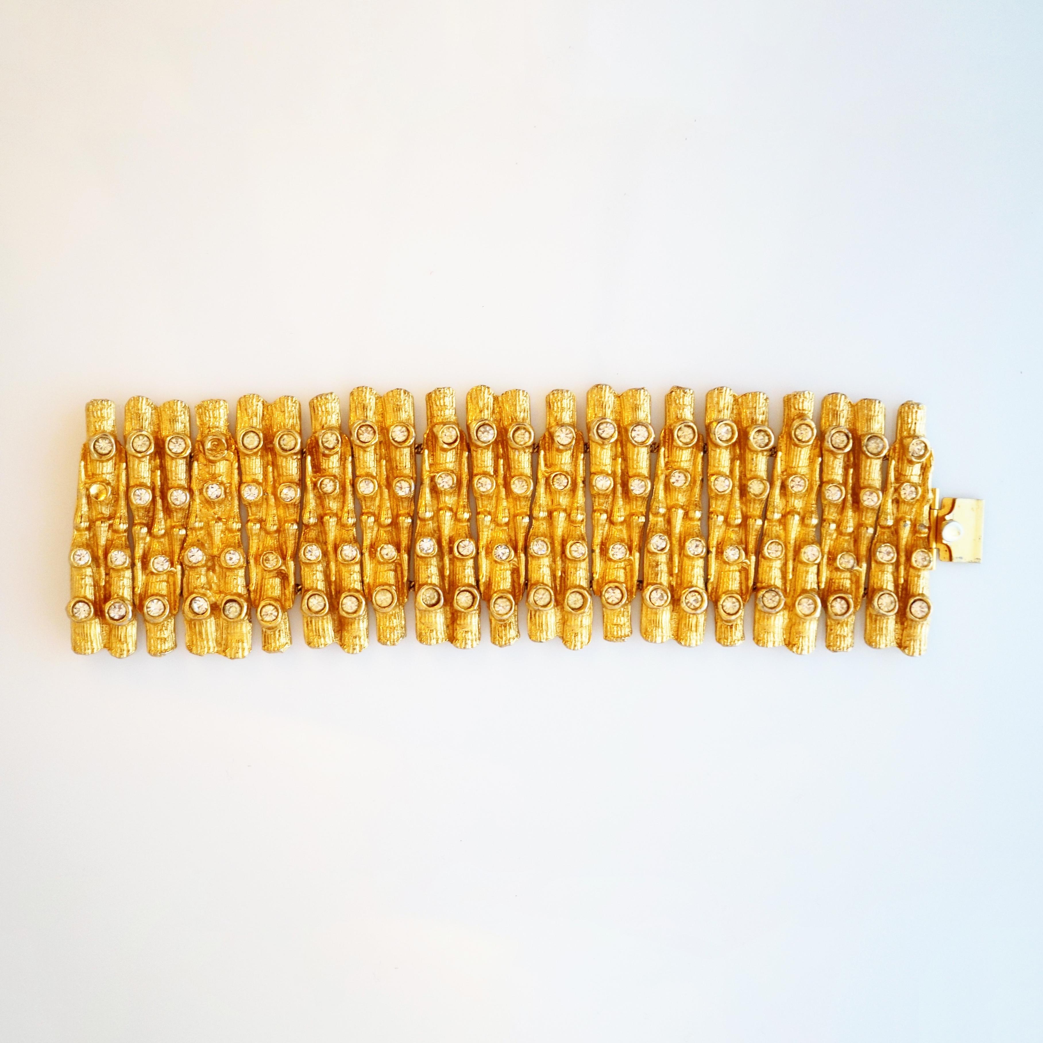 Gold Egyptian Revival Bracelet With Crystal Details By Frederick Mosell, 1950s In Good Condition For Sale In McKinney, TX