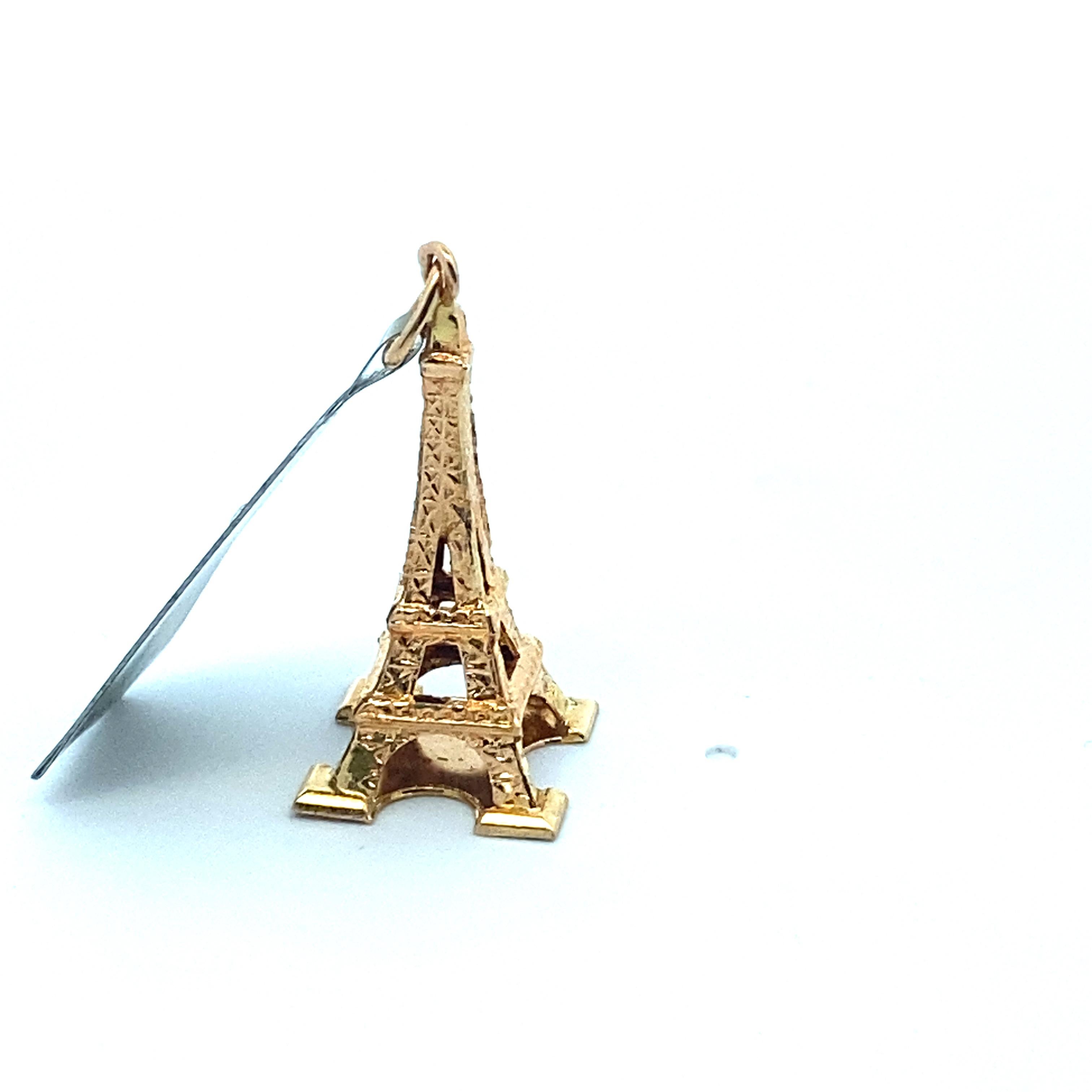 Gold Eiffel Tower Charm Pendant In Good Condition In DALLAS, TX