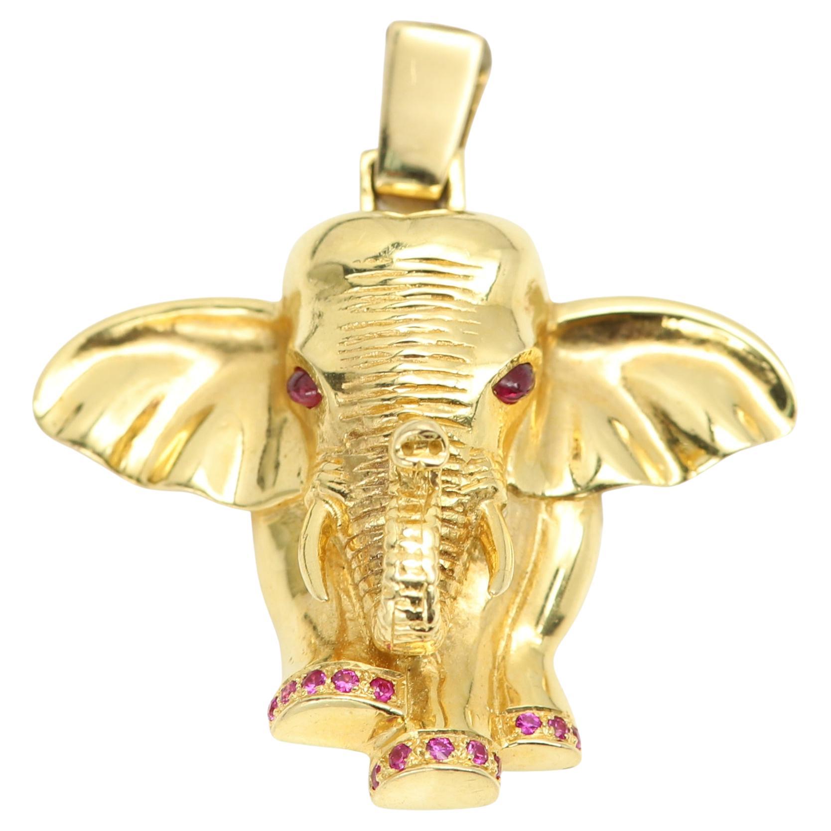 Gold Elefant Anhänger Vintage 18 Karat Animal Jewelry Natural Ruby im Angebot