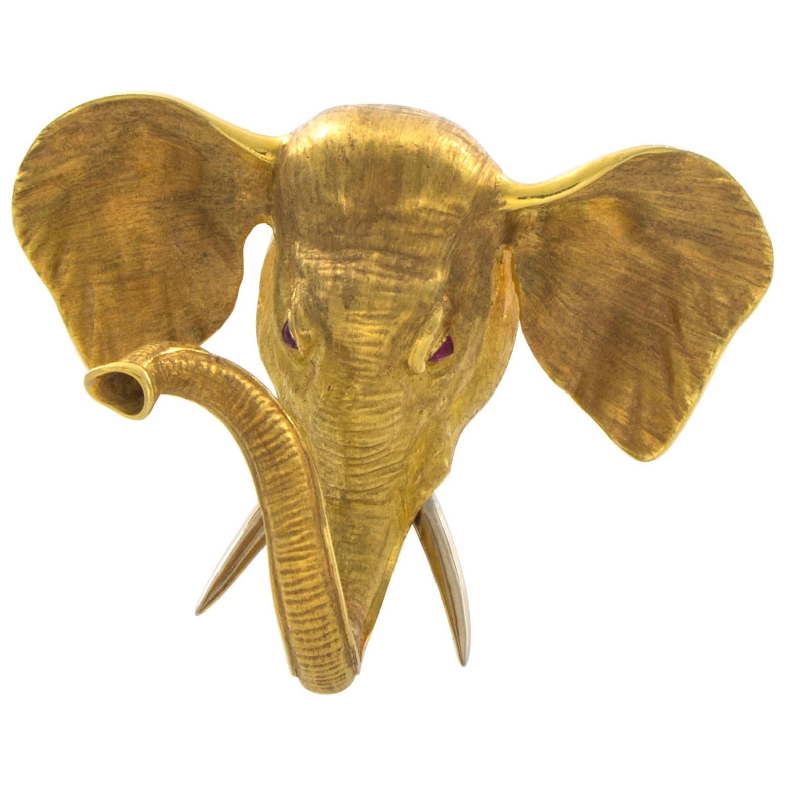 Gold Elephant Pin, Ruby Eyes and Made of 18 Karat Yellow Gold, Fur Clip Back For Sale