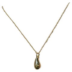 Elsa Peretti pour Tiffany & Co. Pendentif larme sur chaîne en or