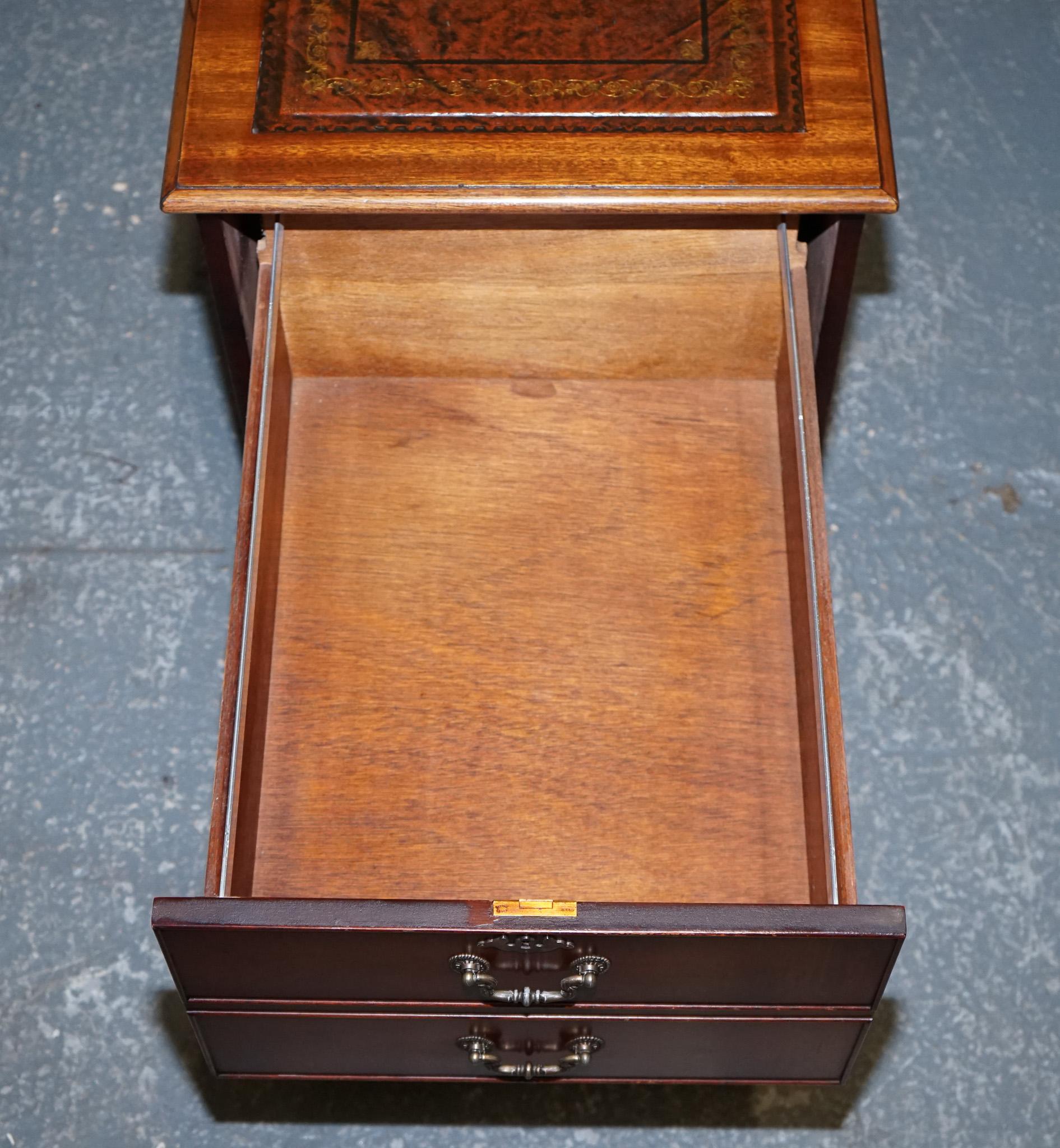 GOLD EMBOSSED BROWN LEATHER TOP FILLING CABiNET - MATCHING DESK AVAILABLE In Good Condition For Sale In Pulborough, GB