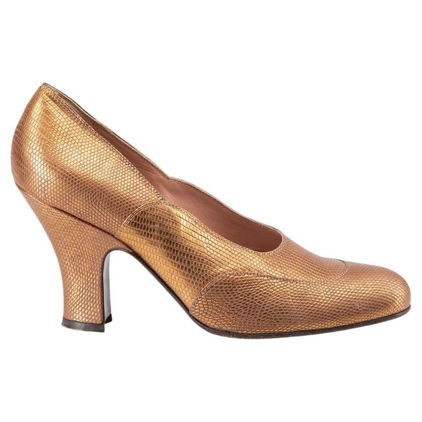 Gold Embossed Leather Pumps Size IT 38.5 For Sale