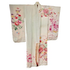 Bestickter antiker japanischer blassgrüner Fancy Seiden-Pelzisode-Kimono mit Goldstickerei 