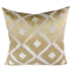 Coussin de jeu tout en duvet, motif de diamants brodés en or sur velours naturel - 1