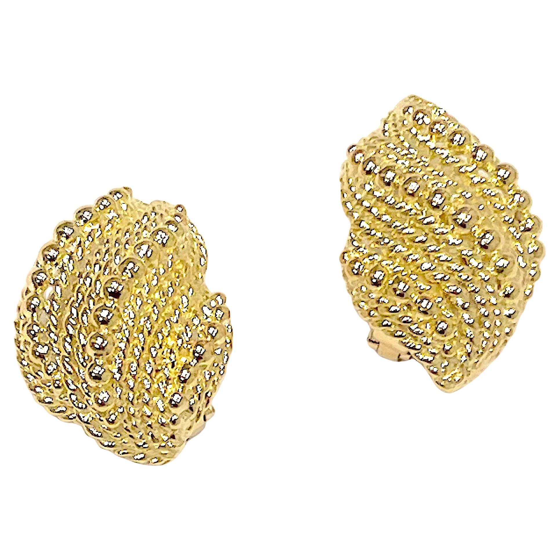 Fermagli per orecchie in oro con smeraldi e diamanti di David Webb in vendita 4