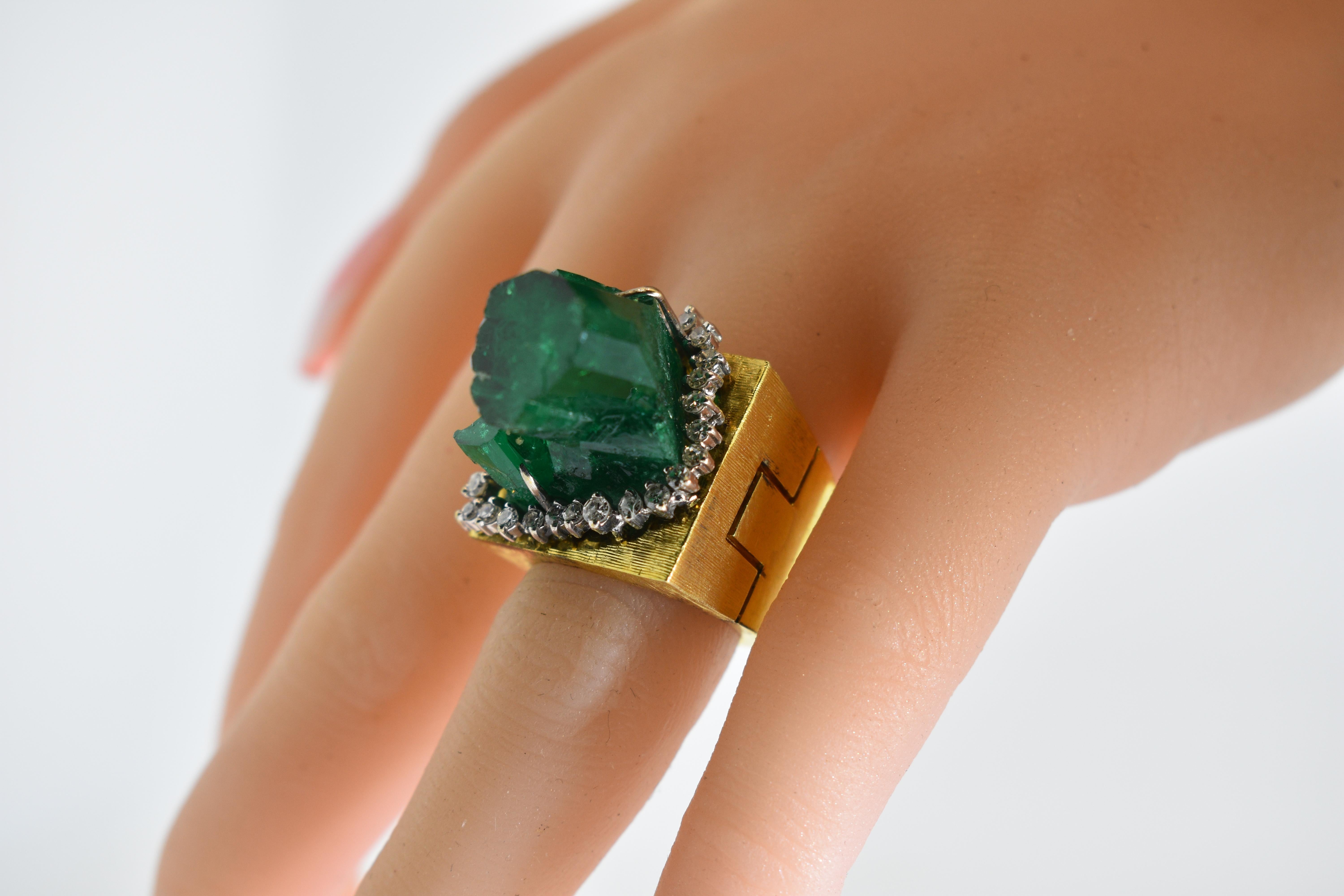 Gold, Emerald and Diamond Modernistic Ring, circa 1970 7