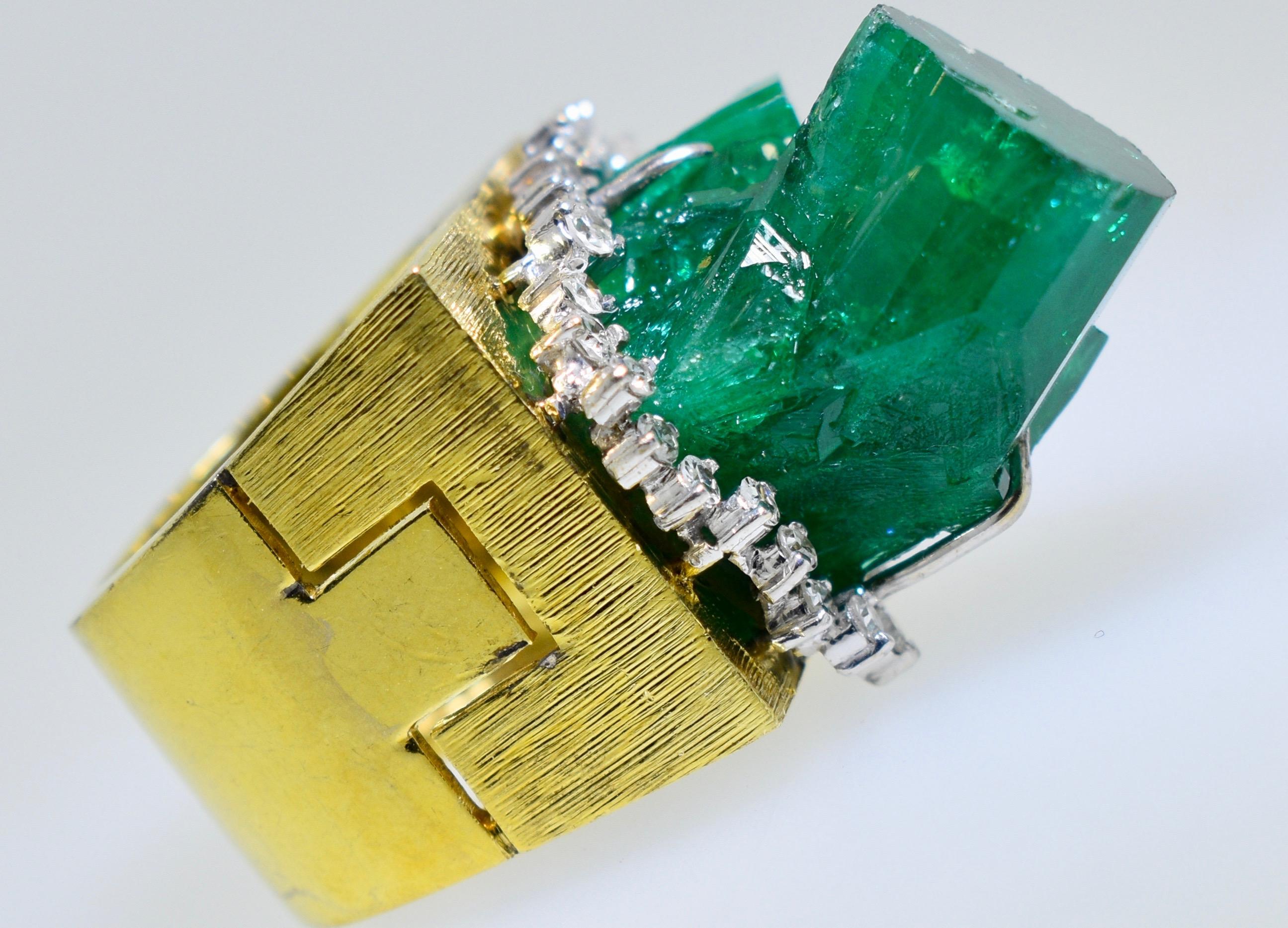 Women's or Men's Gold, Emerald and Diamond Modernistic Ring, circa 1970