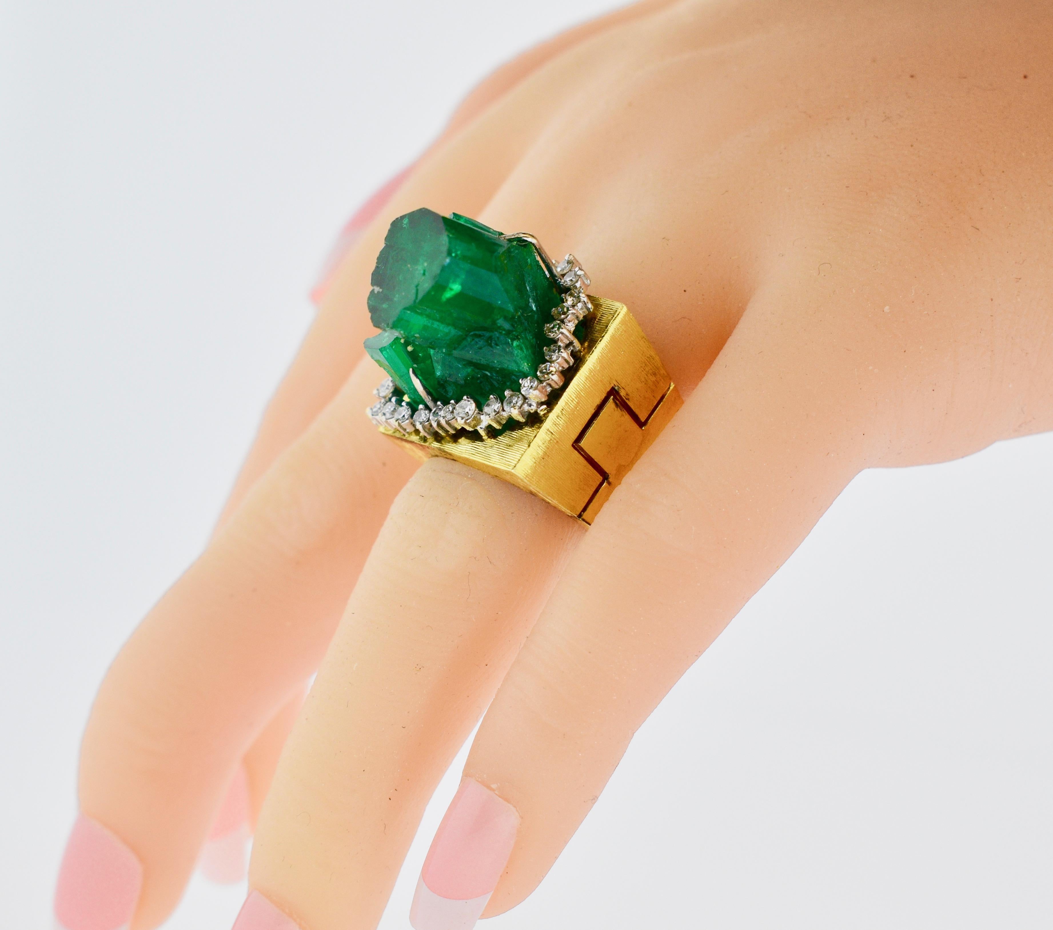 Gold, Emerald and Diamond Modernistic Ring, circa 1970 2