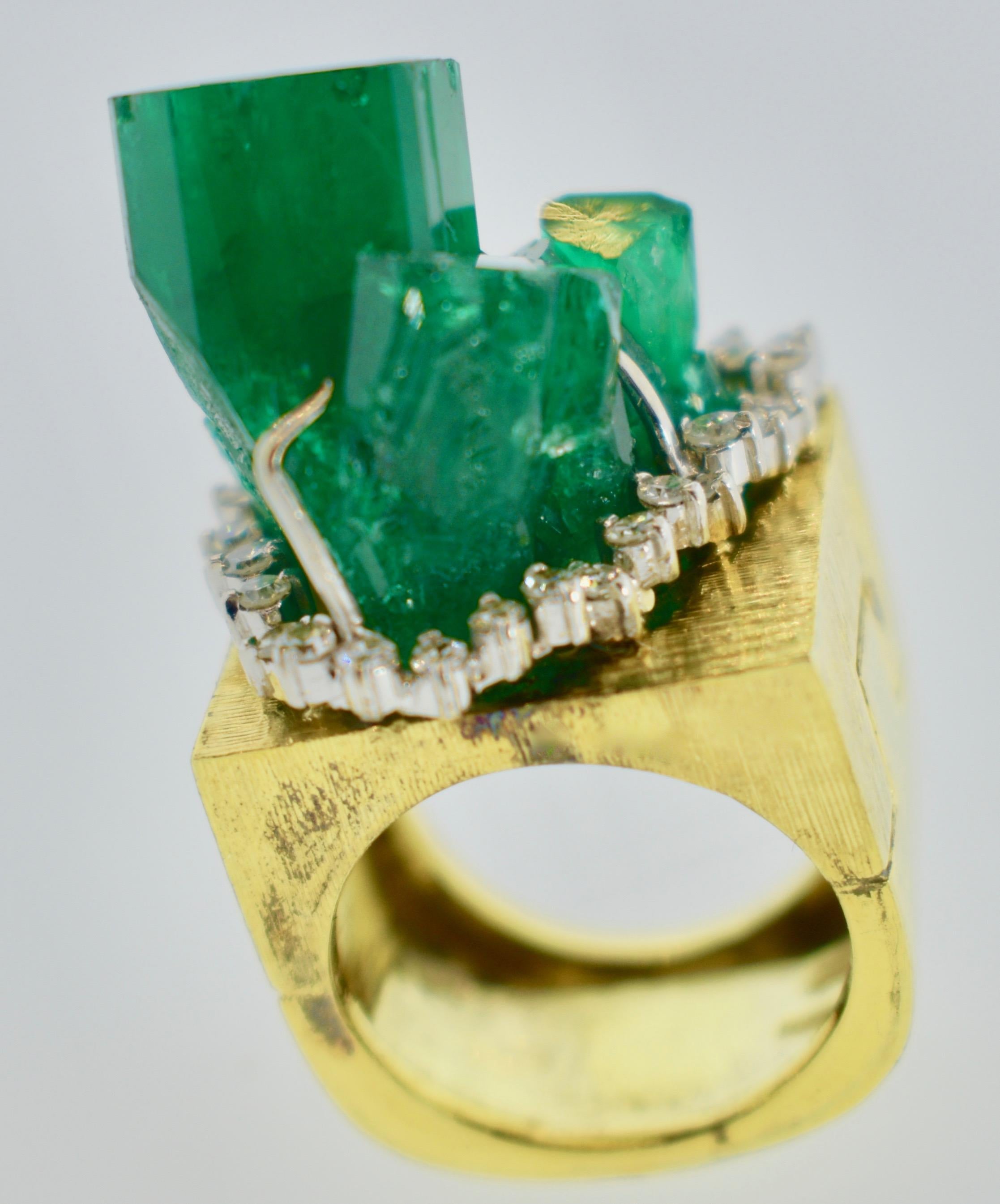 Gold, Emerald and Diamond Modernistic Ring, circa 1970 4
