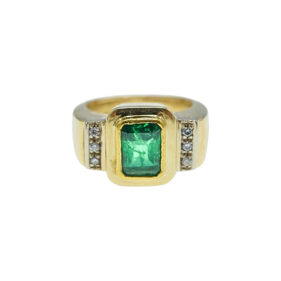 Gold, Emerald and Diamond Ring For Sale