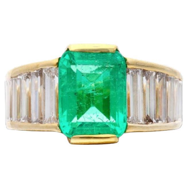 SSEF Swiss Certified 3.22 Cts Columbian Emerald and Diamond Ring For Sale