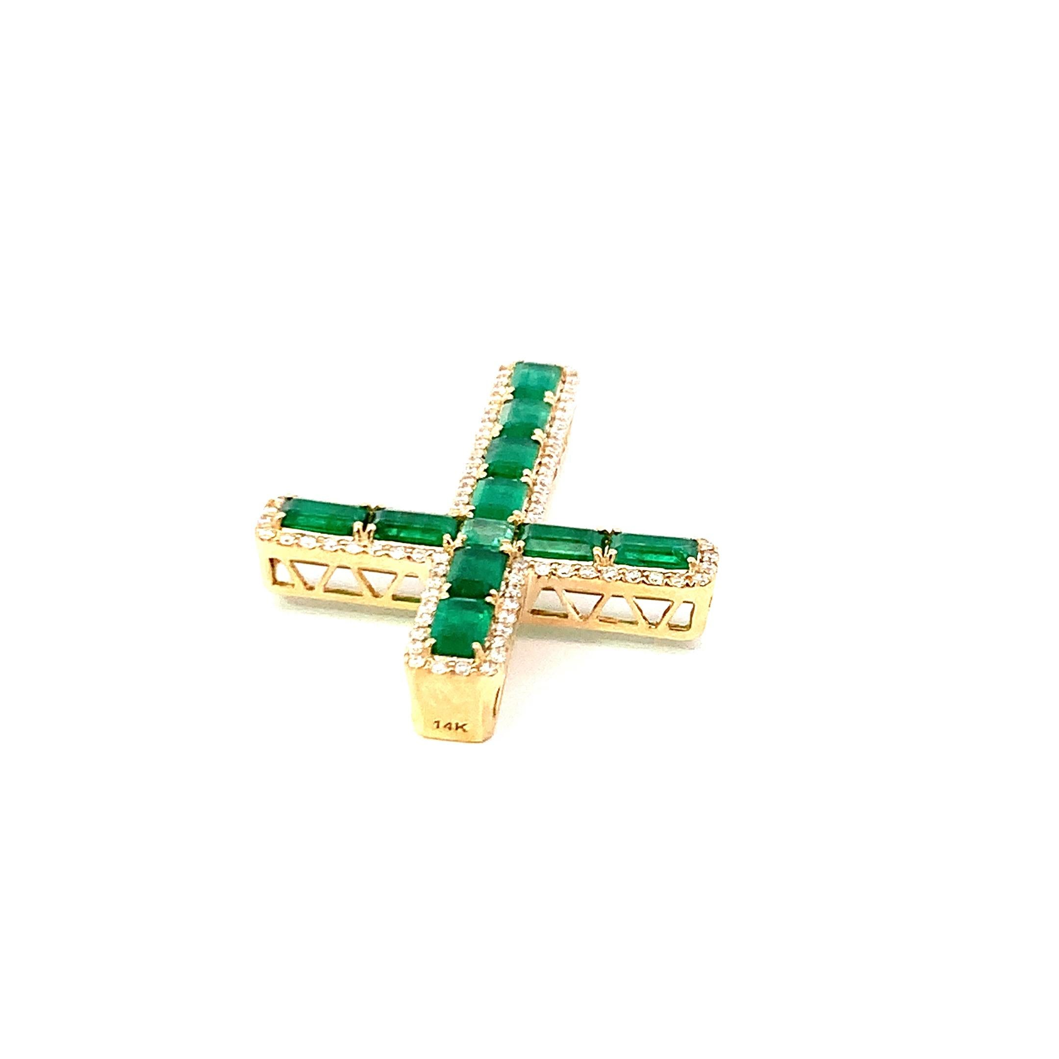 Gold Emerald and Diamonds Cross For Sale 6