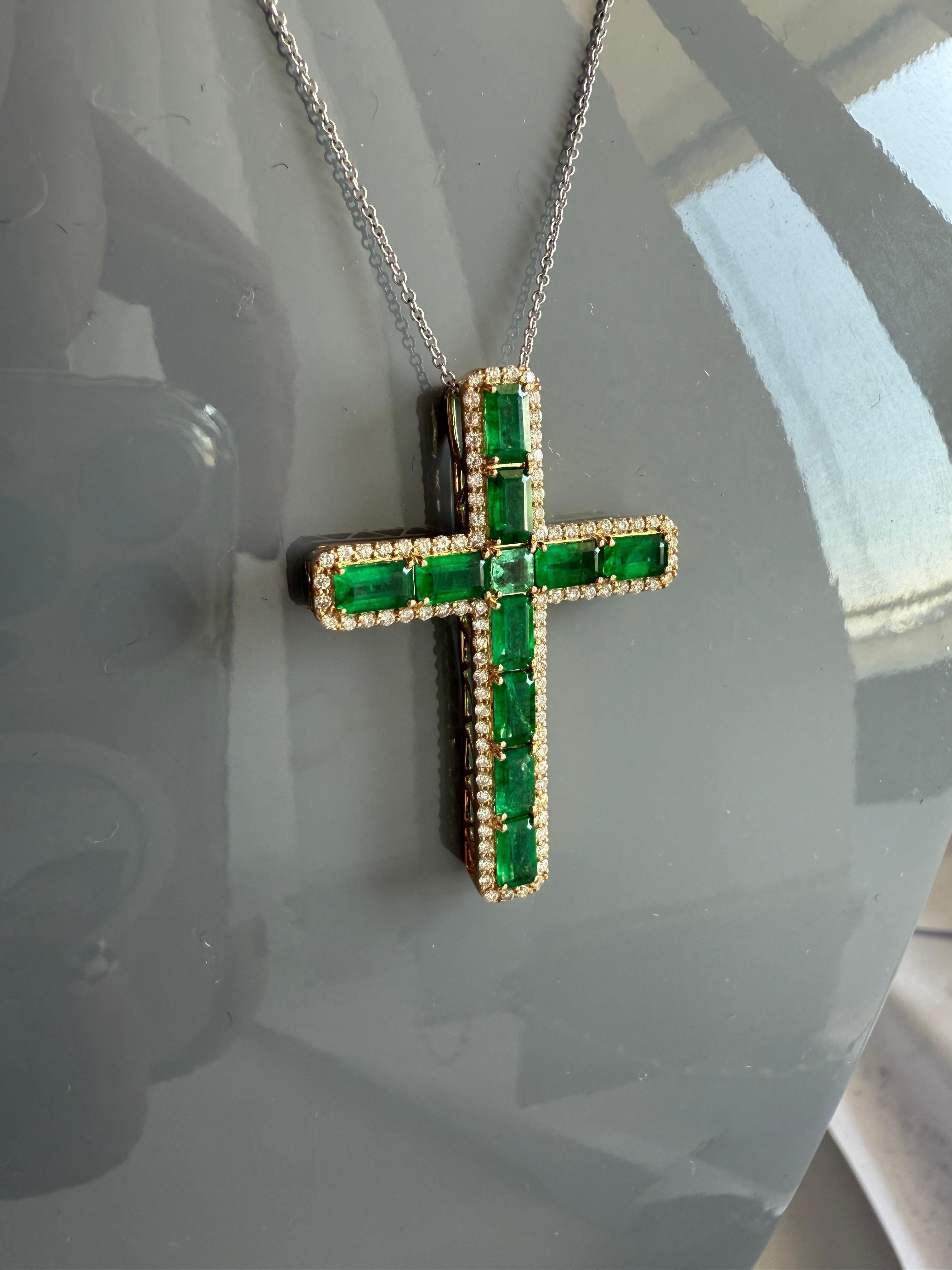 Gold Emerald and Diamonds Cross For Sale 3