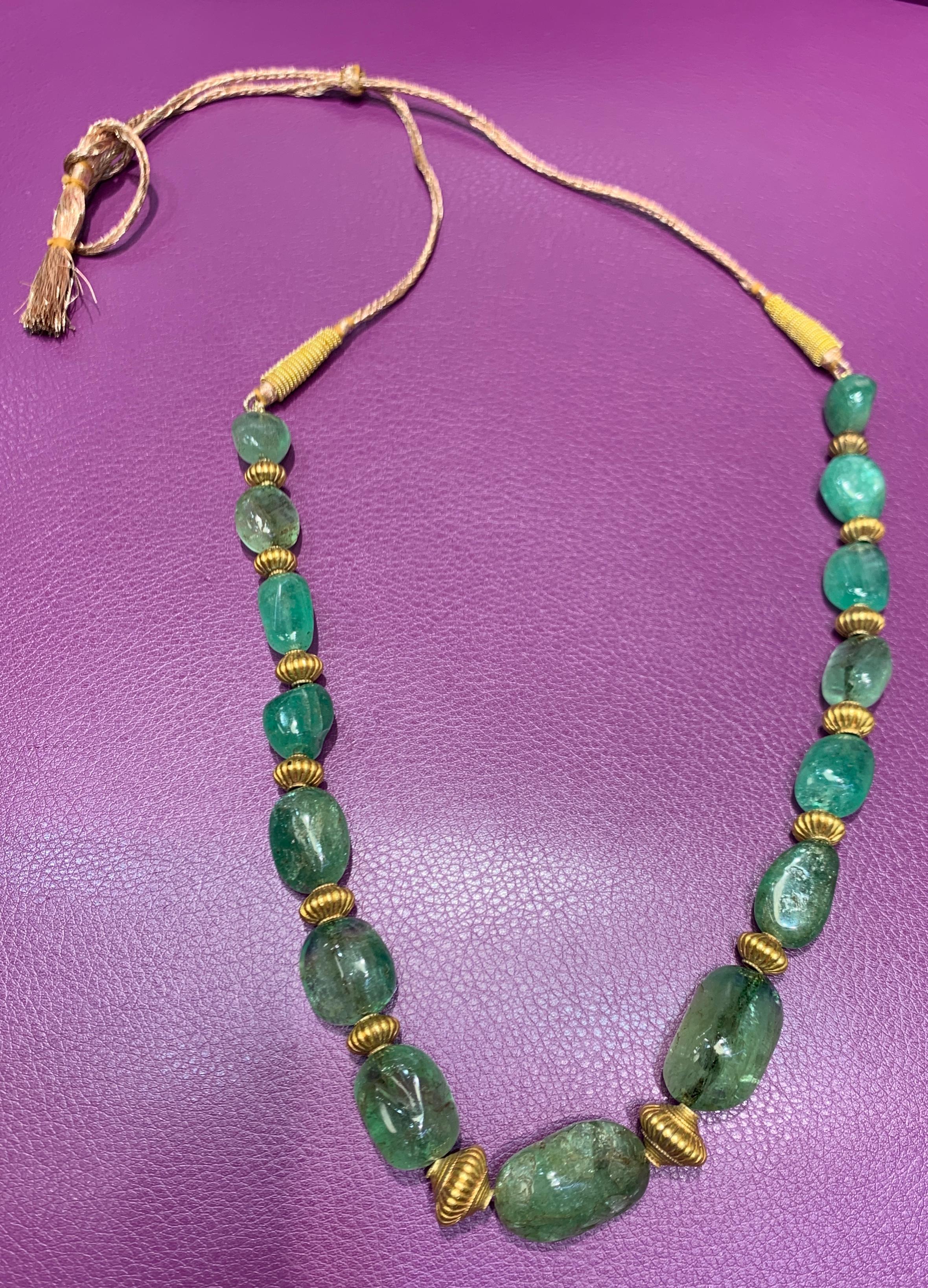 Gold Emerald Bead Indian Necklace In Excellent Condition For Sale In New York, NY