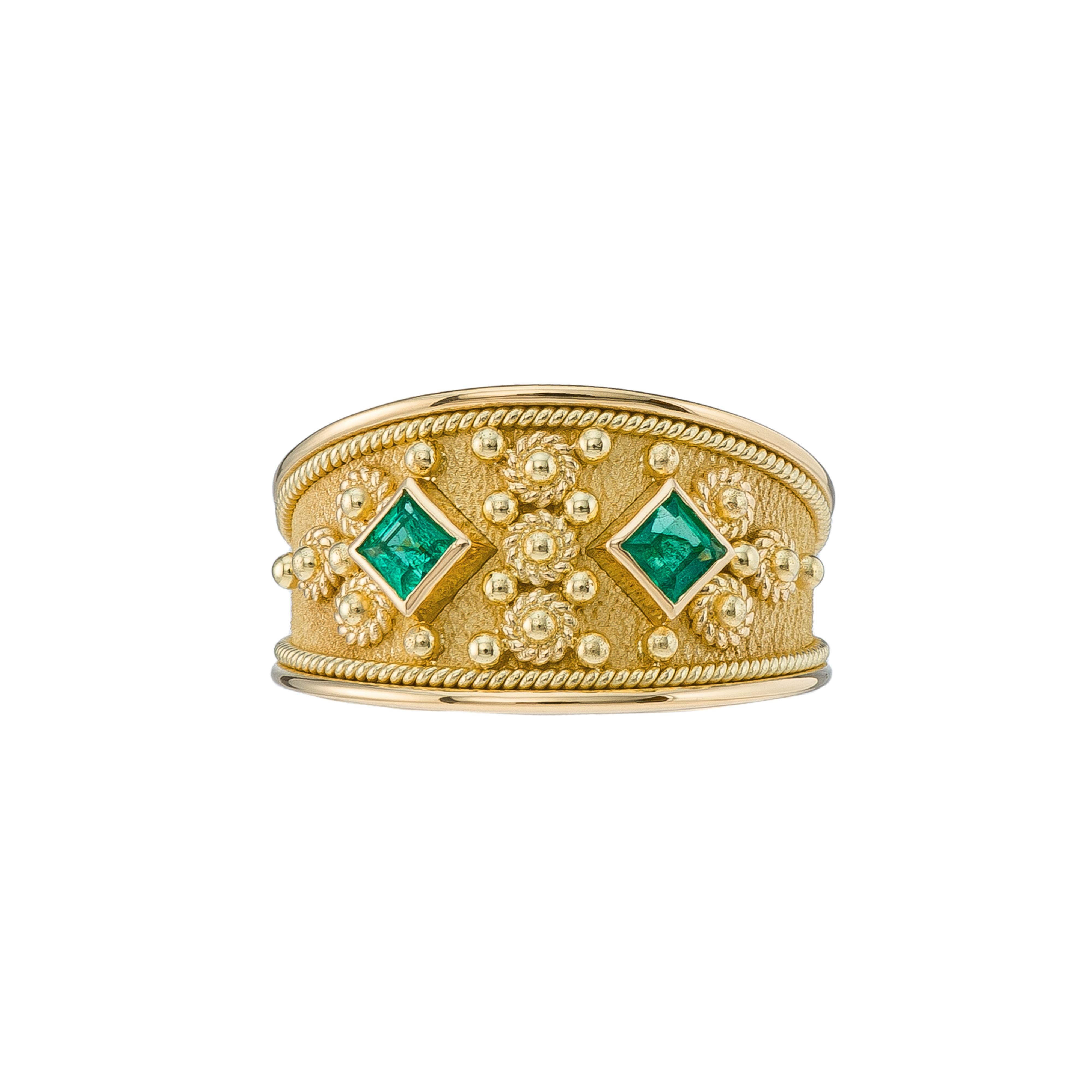 Gold Emerald Byzantine Ring In New Condition For Sale In Athens, GR