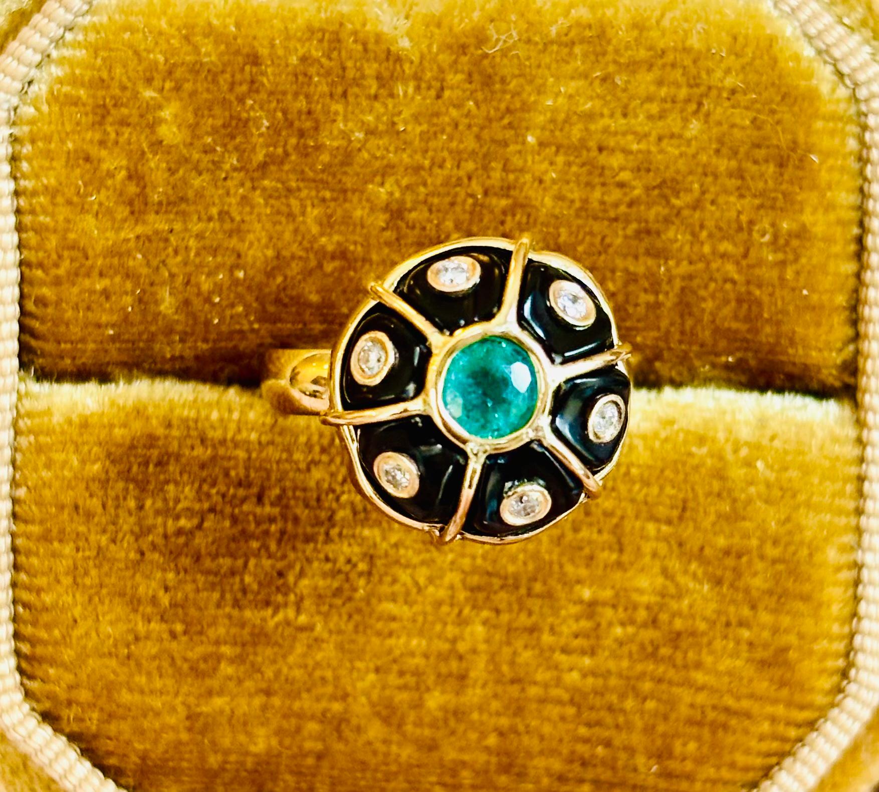 Anello in oro, smeraldo, diamanti e onice nera in vendita 1