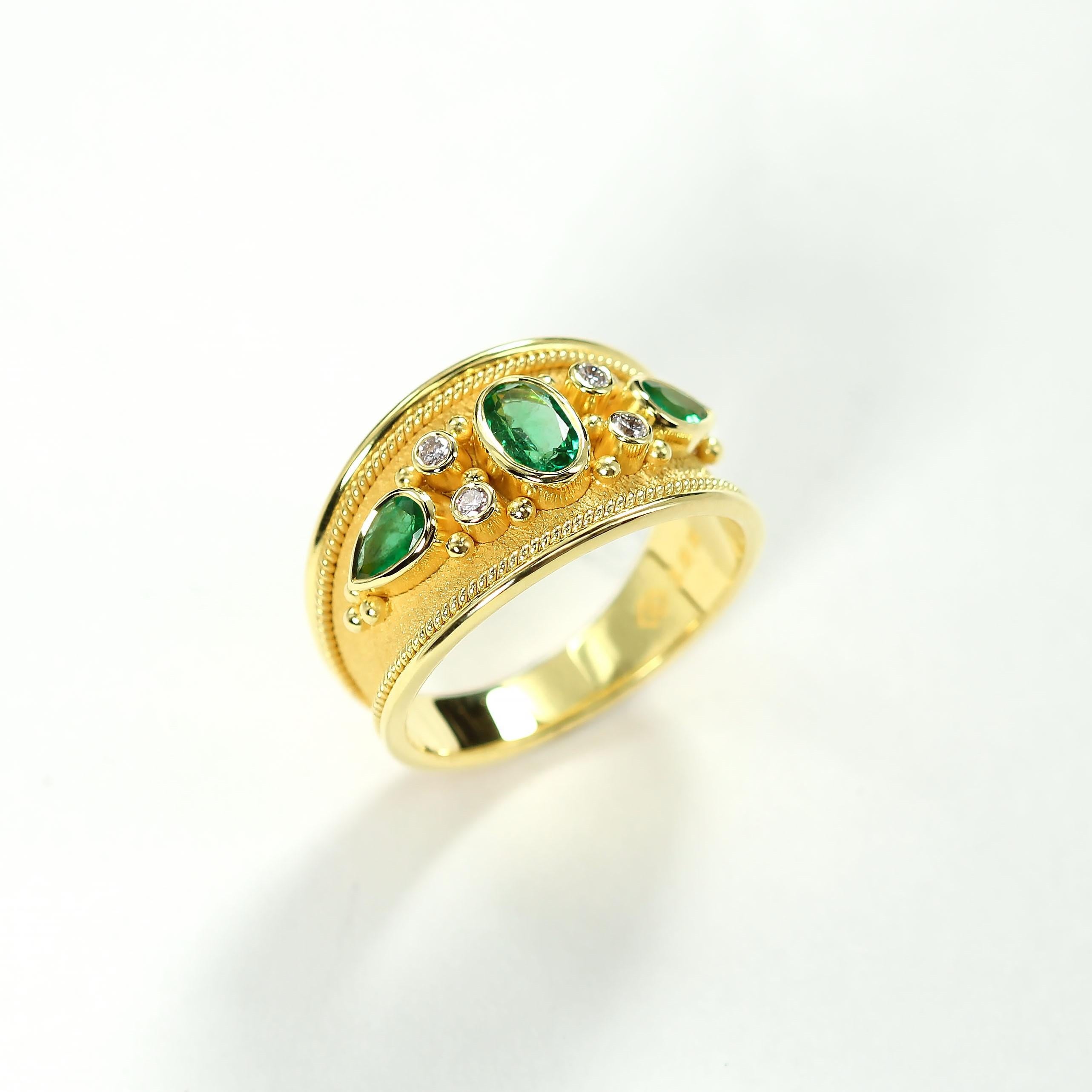Women's Gold Emerald Ring with Diamonds For Sale