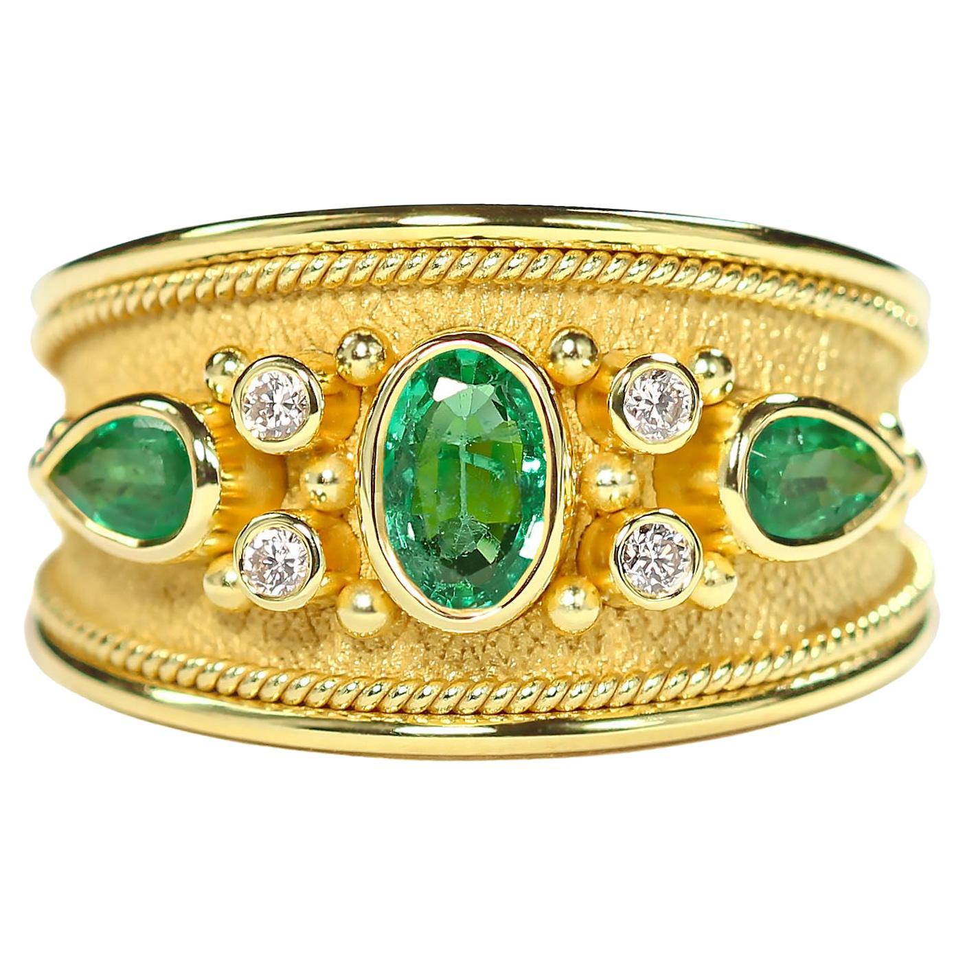 Gold Emerald Ring with Diamonds For Sale
