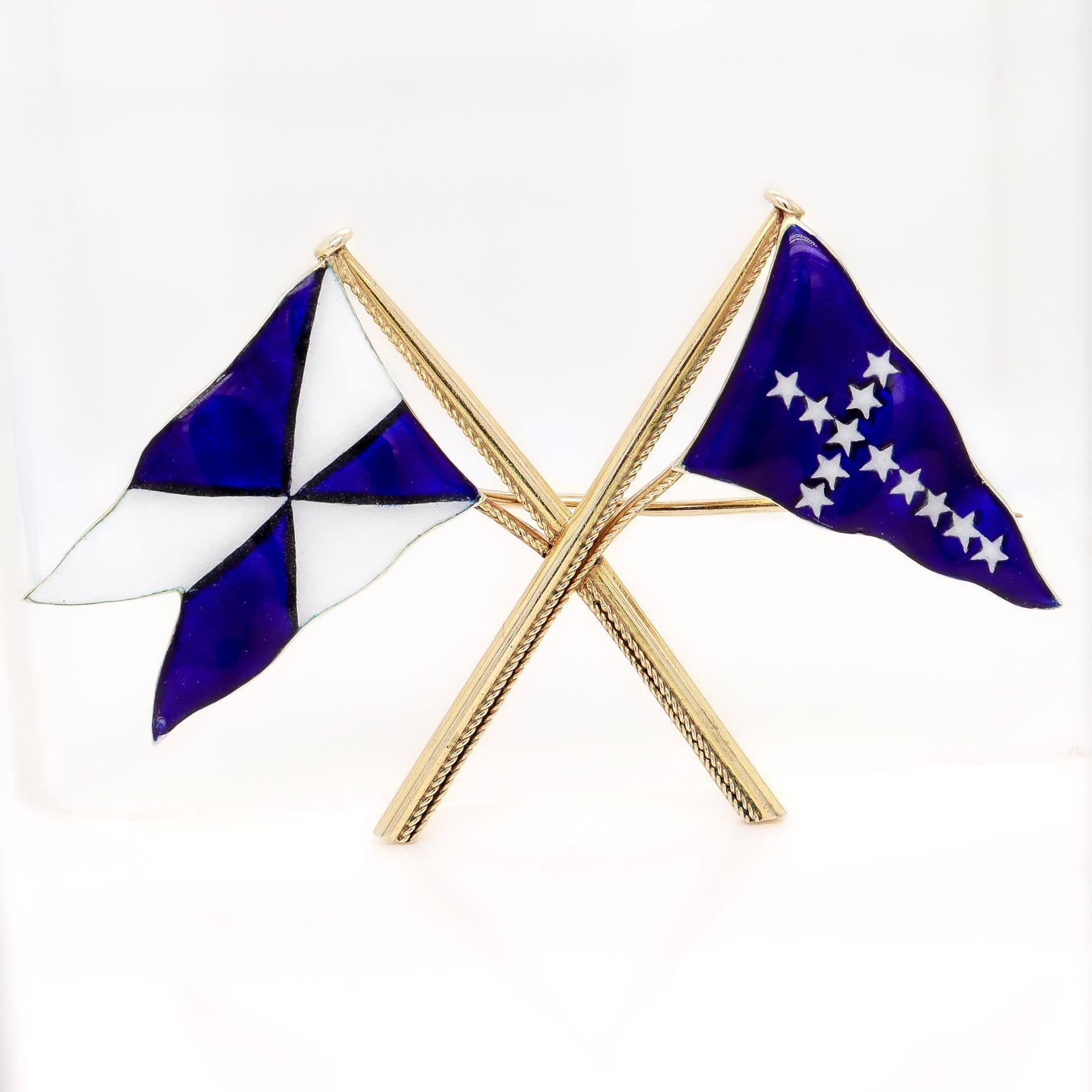 Gold & Enamel Benzie Seawanhaka Corinthian Yacht Club Burgee/Roosevelt Flag Pin In Good Condition For Sale In Philadelphia, PA