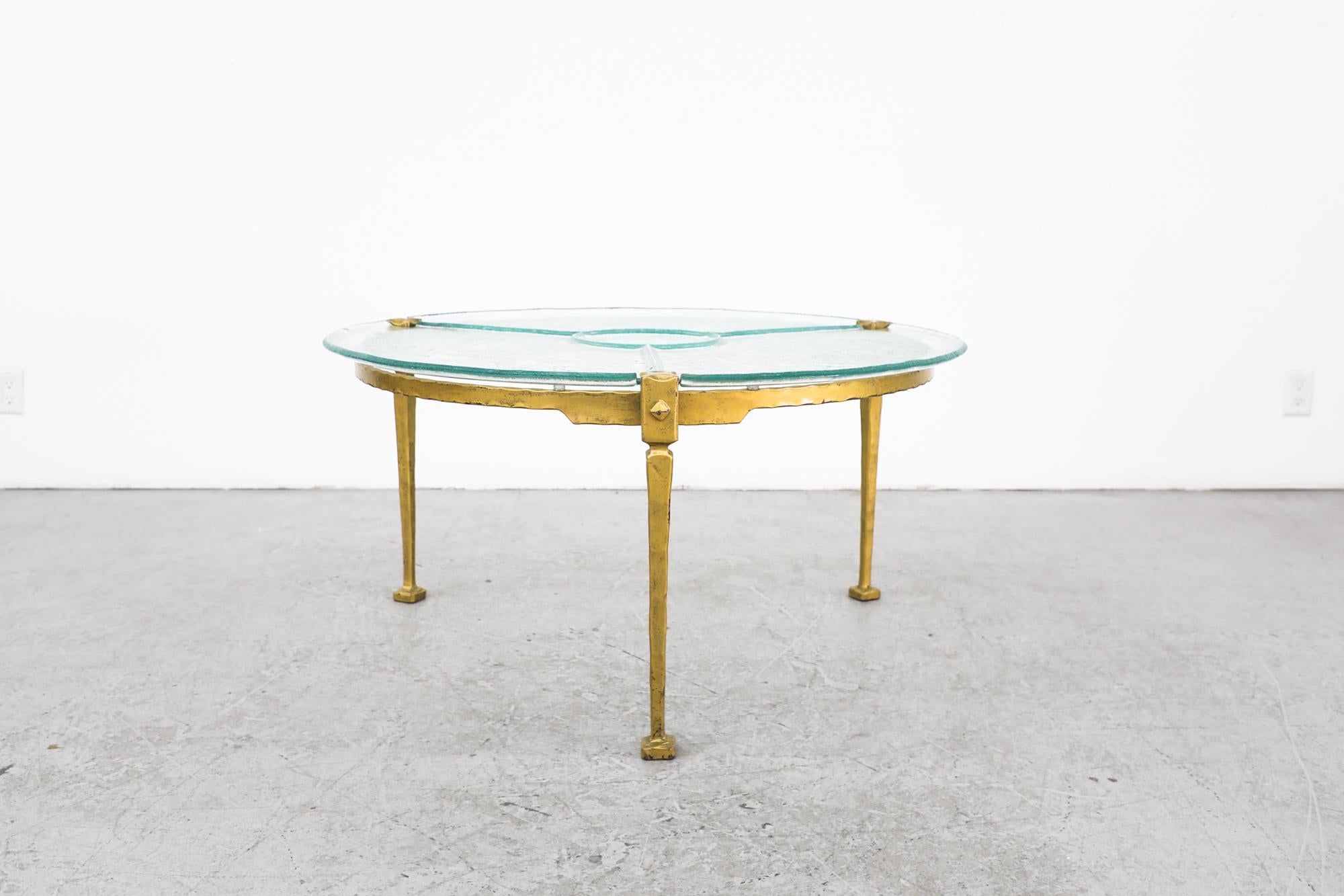 Mid-Century Modern Table basse brutaliste Lothar Klute émaillée or avec plateau en verre moulé en vente