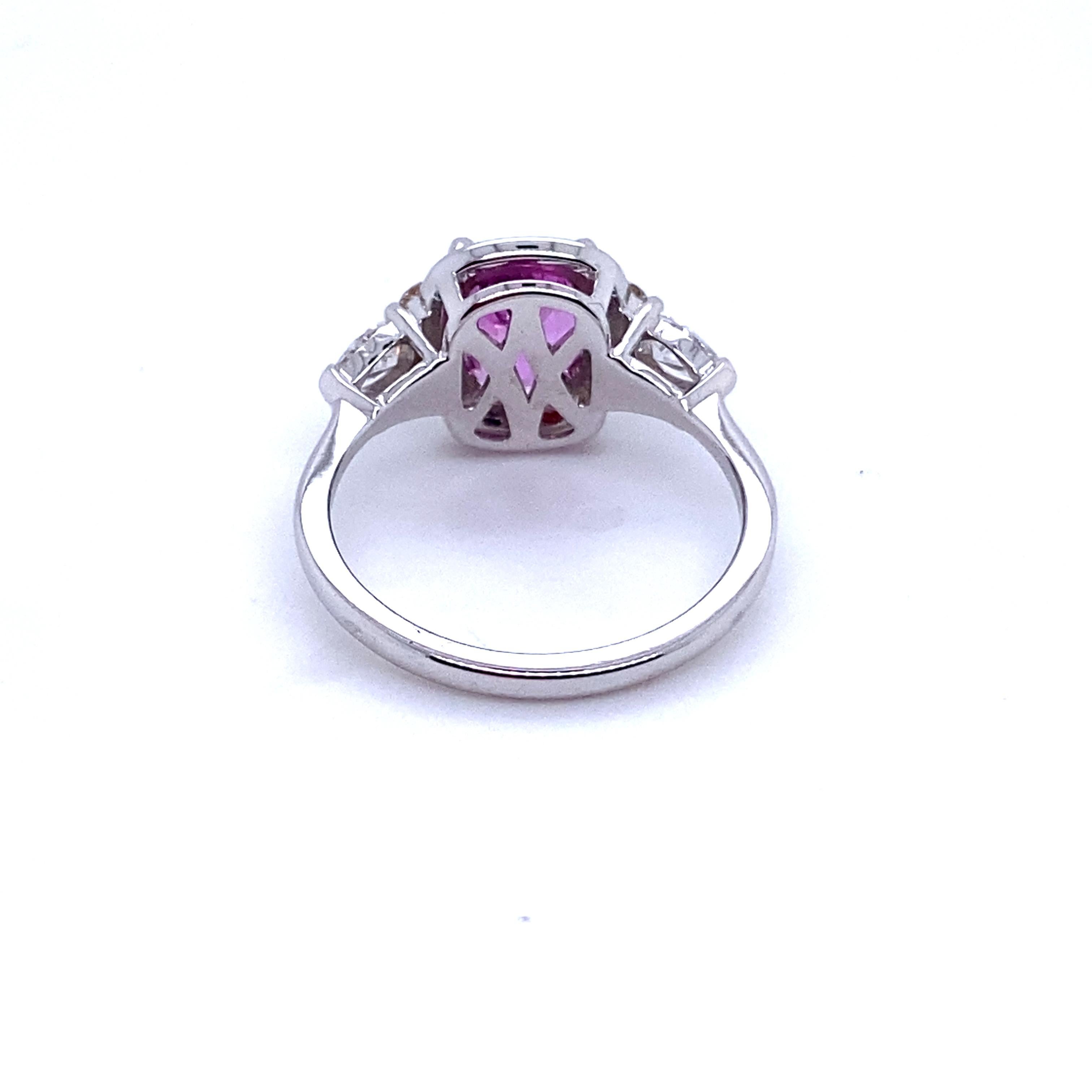 Gold Engagement Ring Surmounted by a Pink Sapphire Surrounded by Diamonds In New Condition In Vannes, FR