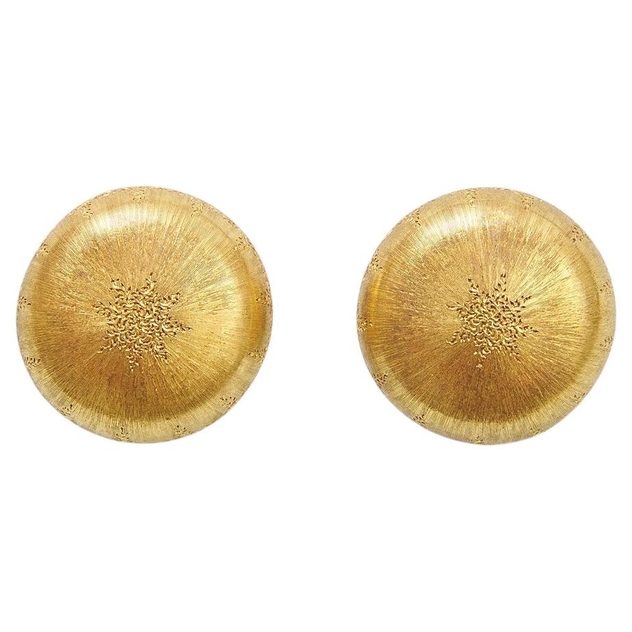 pendientes Buccellati grabados en oro