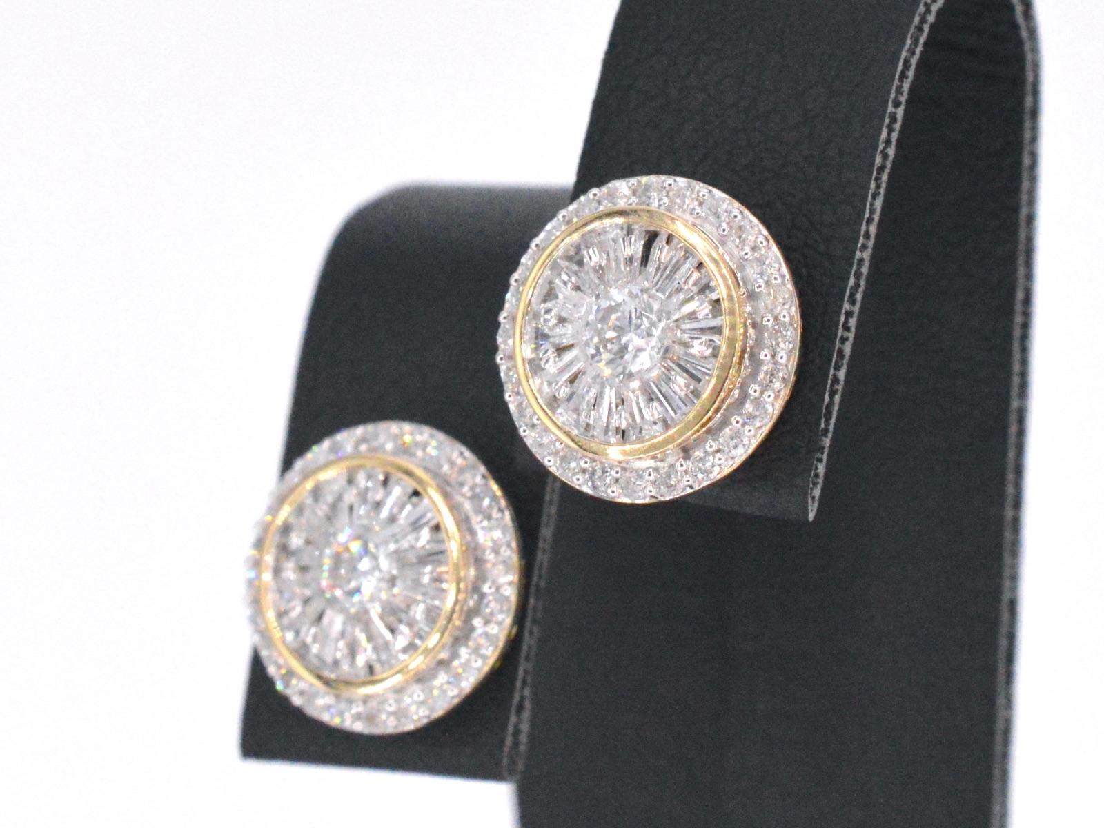 Diamonds

Weight: 1.20 carat

Cut: Brilliant cut and Baguette cut

Colour: F-G

Clarity: SI-P

Quality: Excellent

Jewel: Earrings

Weight: 4.9 gram

Diameter: 11 mm

Hallmark: 14 karat 

Condition: New

Retail value: € 2.500

