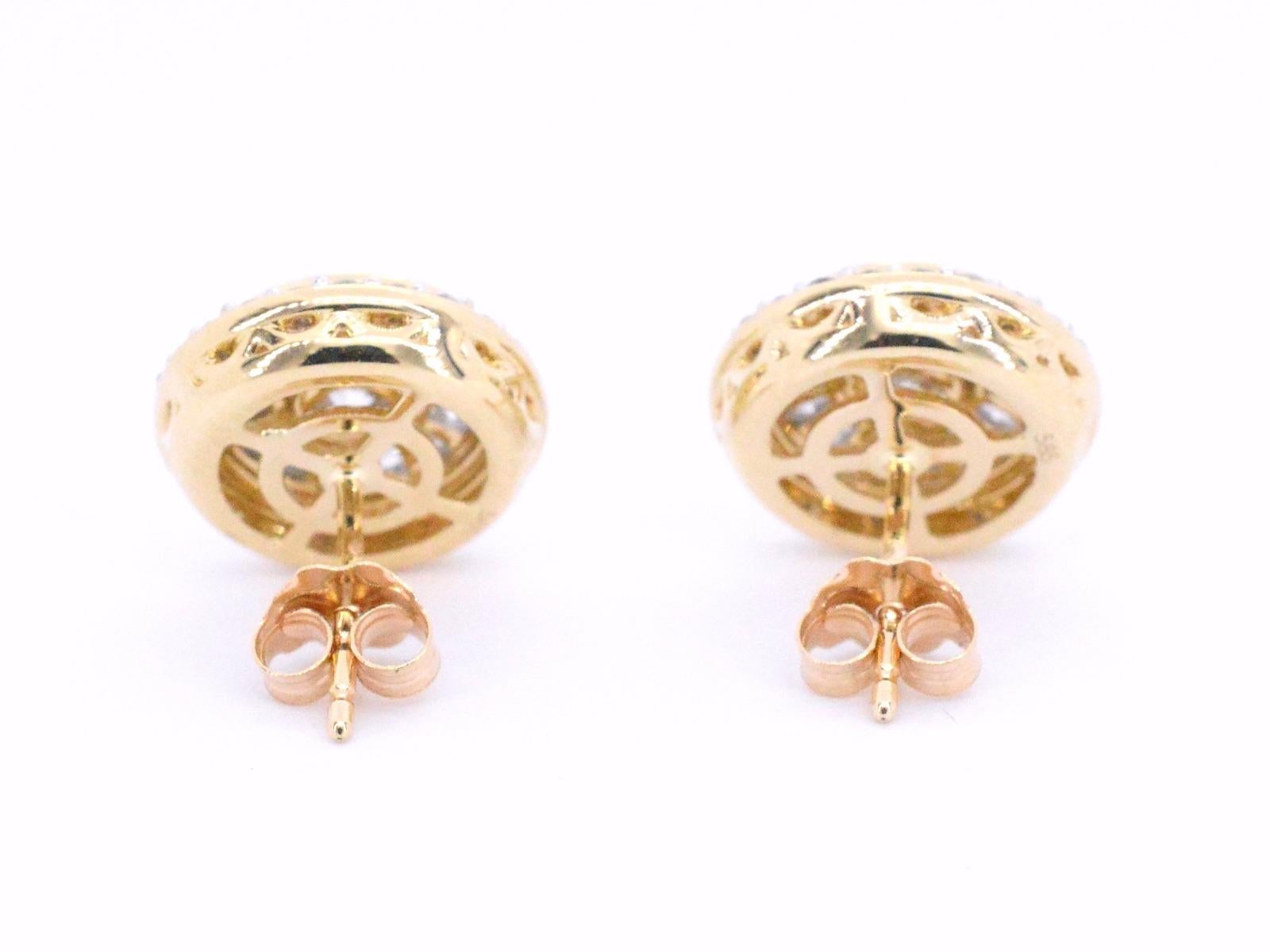 Gold Entourage Earrings Set with 1.20 Carat For Sale 1