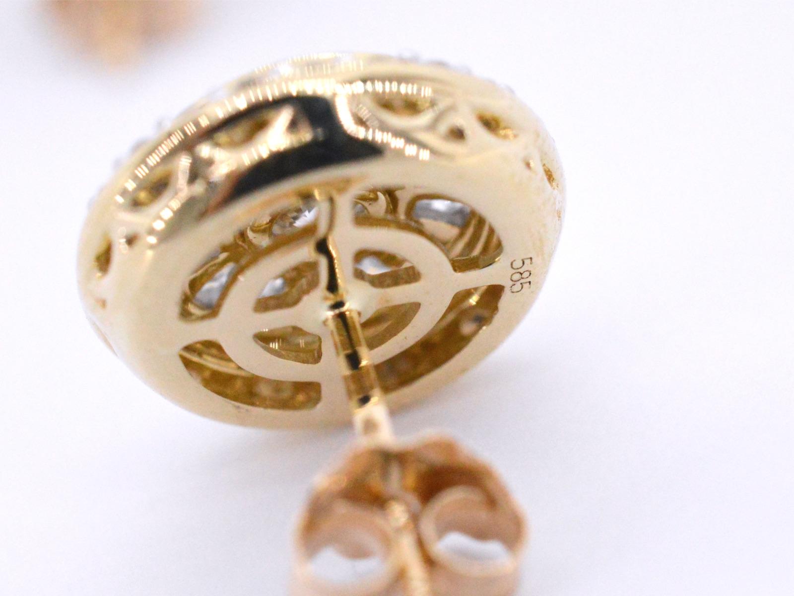 Gold Entourage Earrings Set with 1.20 Carat For Sale 2