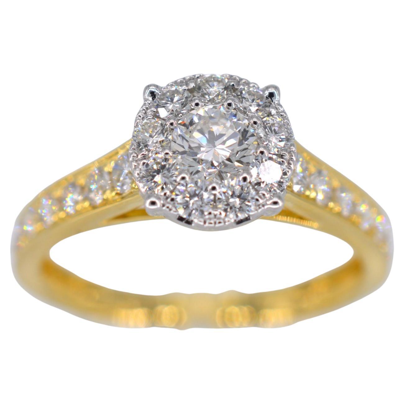 Gold entourage ring with brilliant cut diamonds of 1.00 carat For Sale