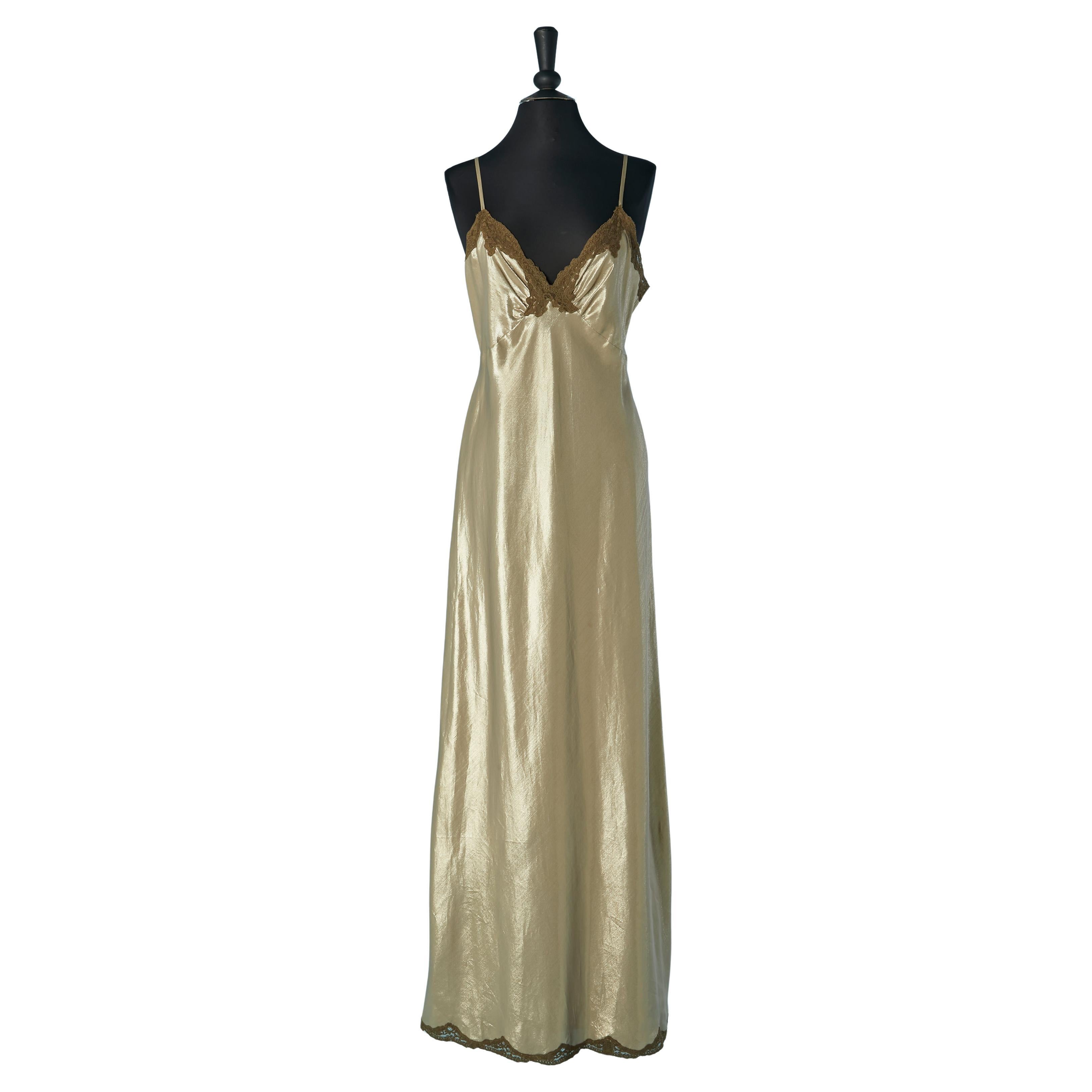 Goldfarbenes Abend-Slipkleid mit Spitzenrand LOLITA LEMPICKA im Angebot
