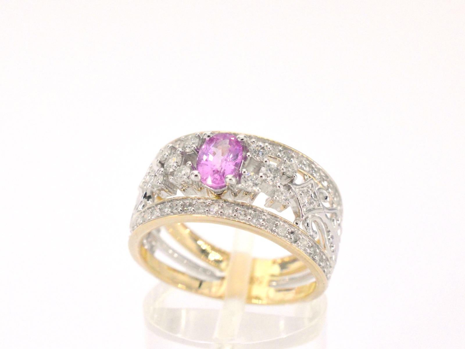 Gold Exclusive Ring Full of Diamonds and a Gemstone In New Condition For Sale In AMSTELVEEN, NH