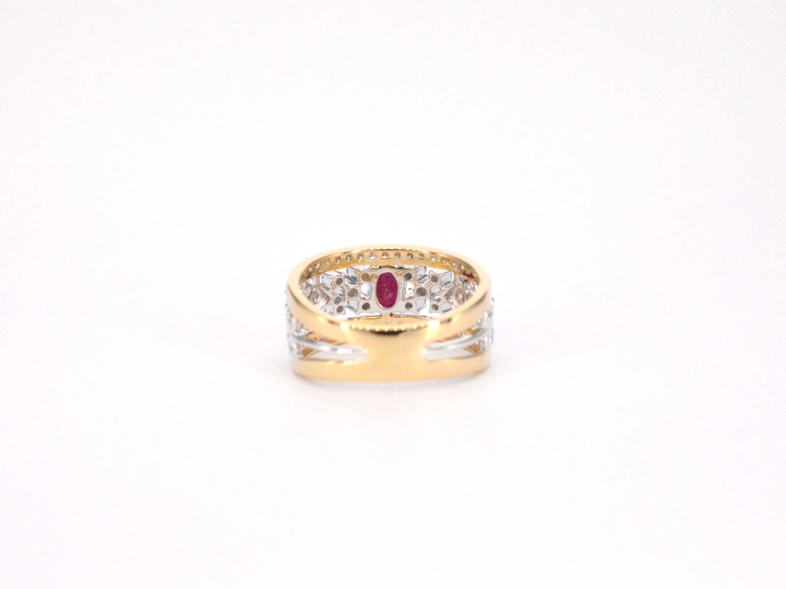 Anello esclusivo in oro con diamanti e rubino in vendita 1