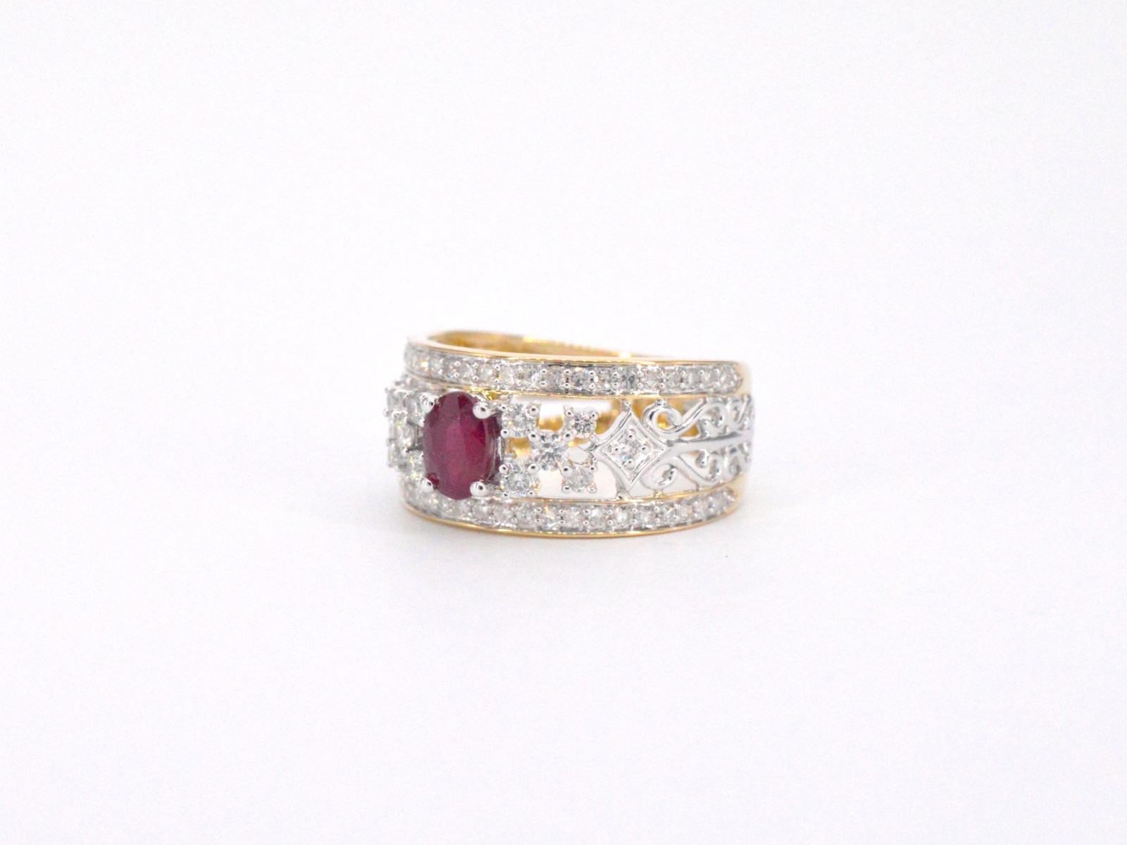 Anello esclusivo in oro con diamanti e rubino in vendita 2