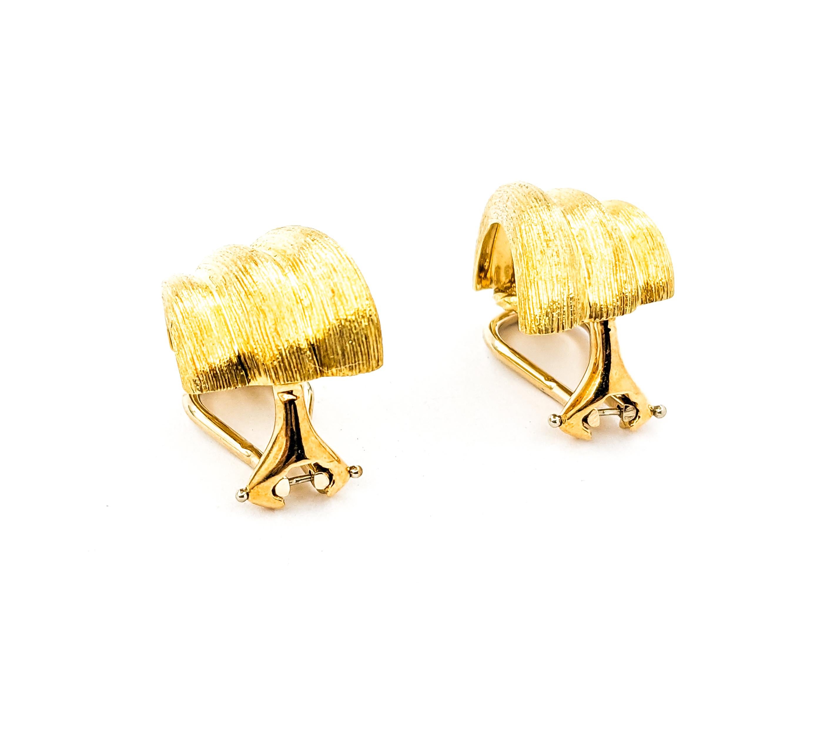 Gold Fashion Clip-on Earrings In Yellow Gold For Sale 2
