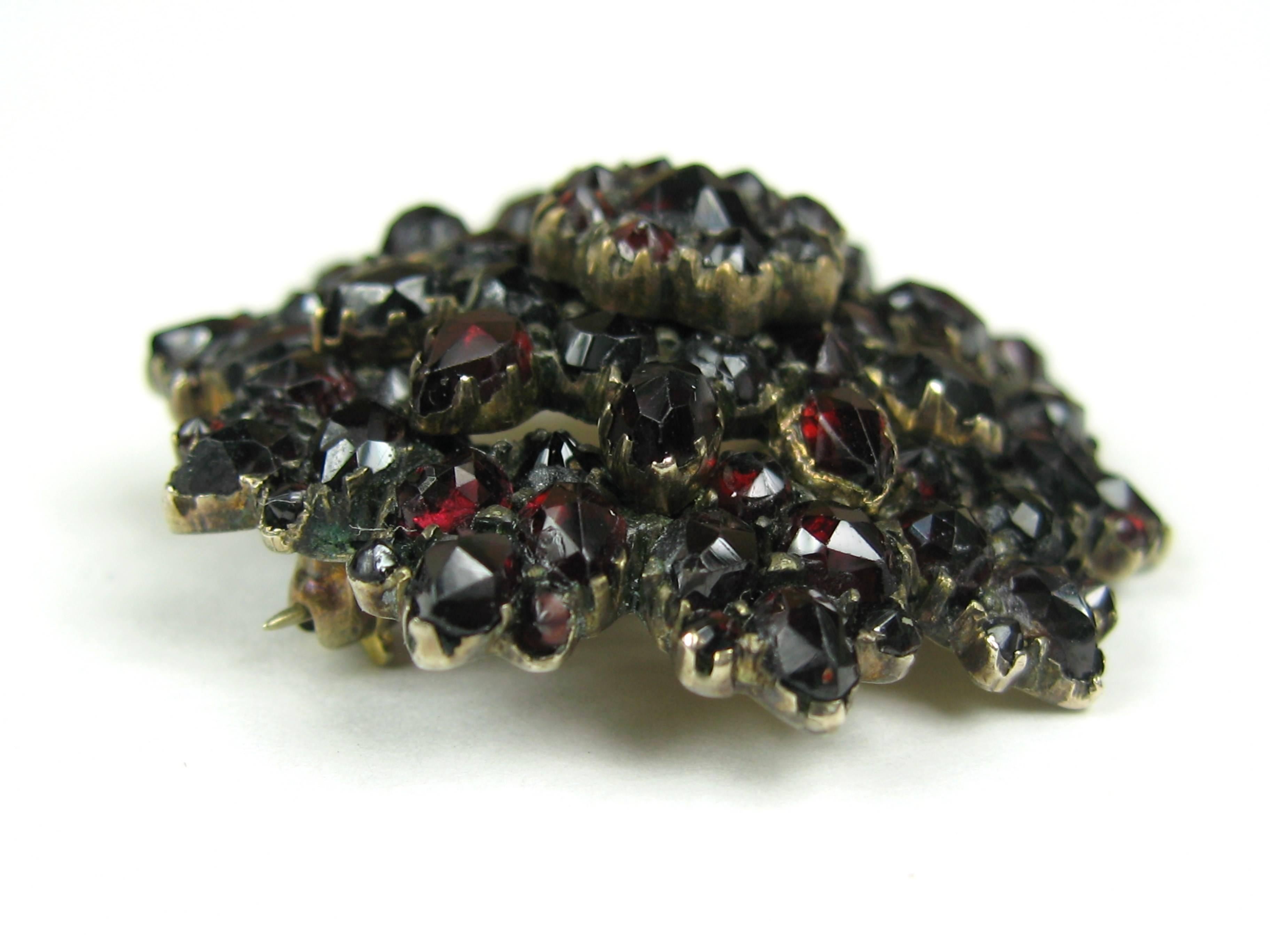Georgian Gold Filled Blood Red Bohemian Garnet brooch Pin Antique 19th Century  For Sale