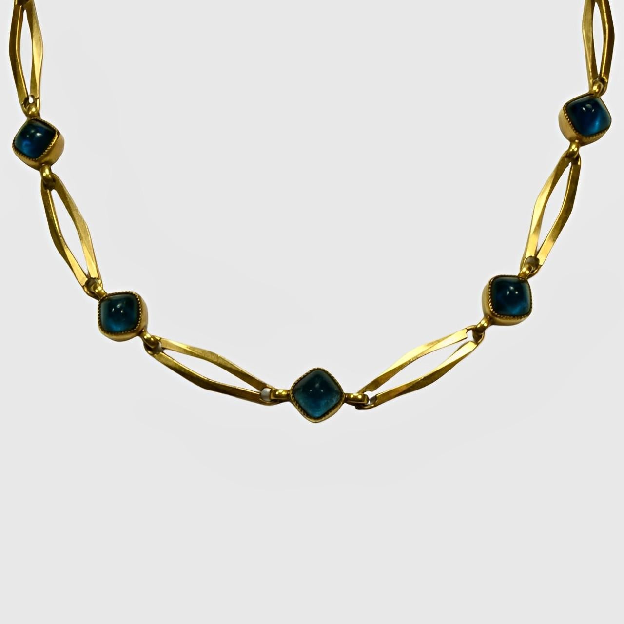 da uomo o donna Collana a maglie in oro con pietre cabochon in vetro blu, circa 1940 in vendita