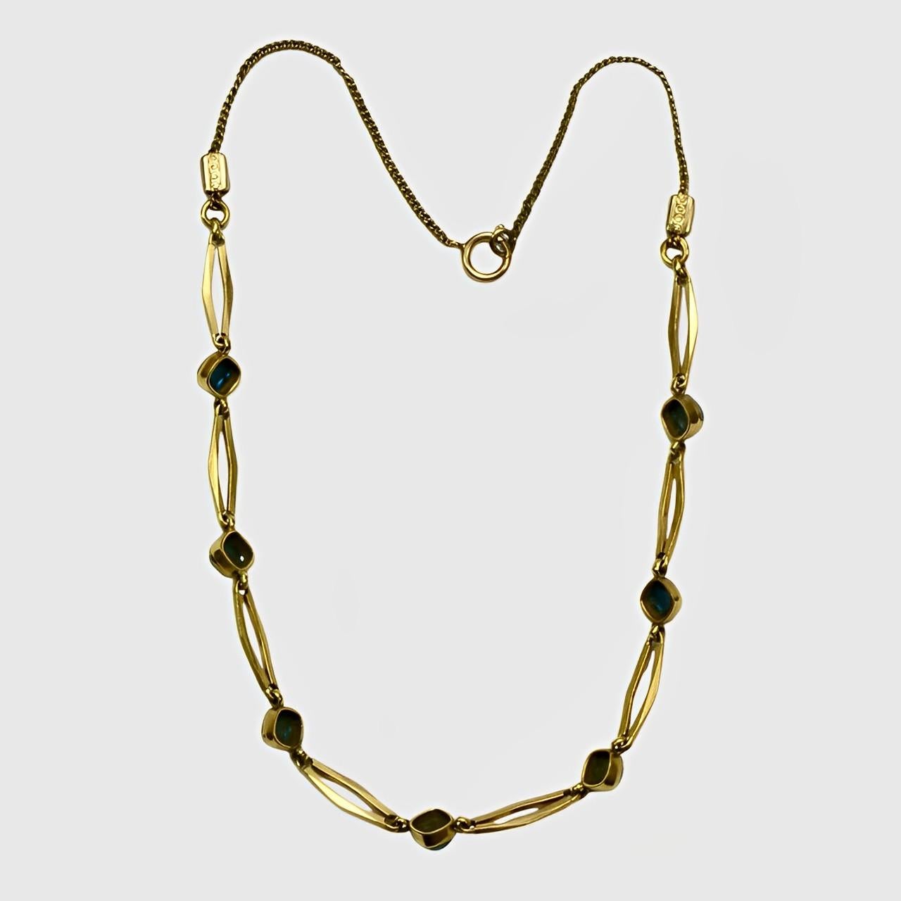 Collana a maglie in oro con pietre cabochon in vetro blu, circa 1940 in vendita 1